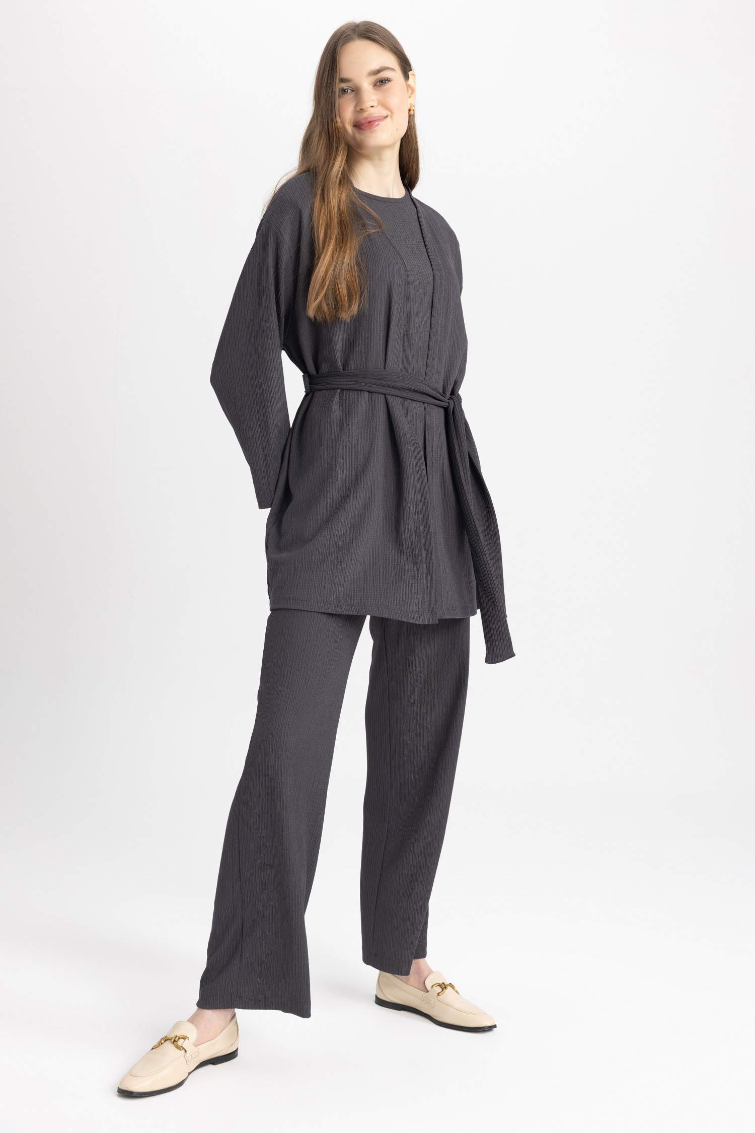 سويتر بقصة مريحة بياقة مستديرة