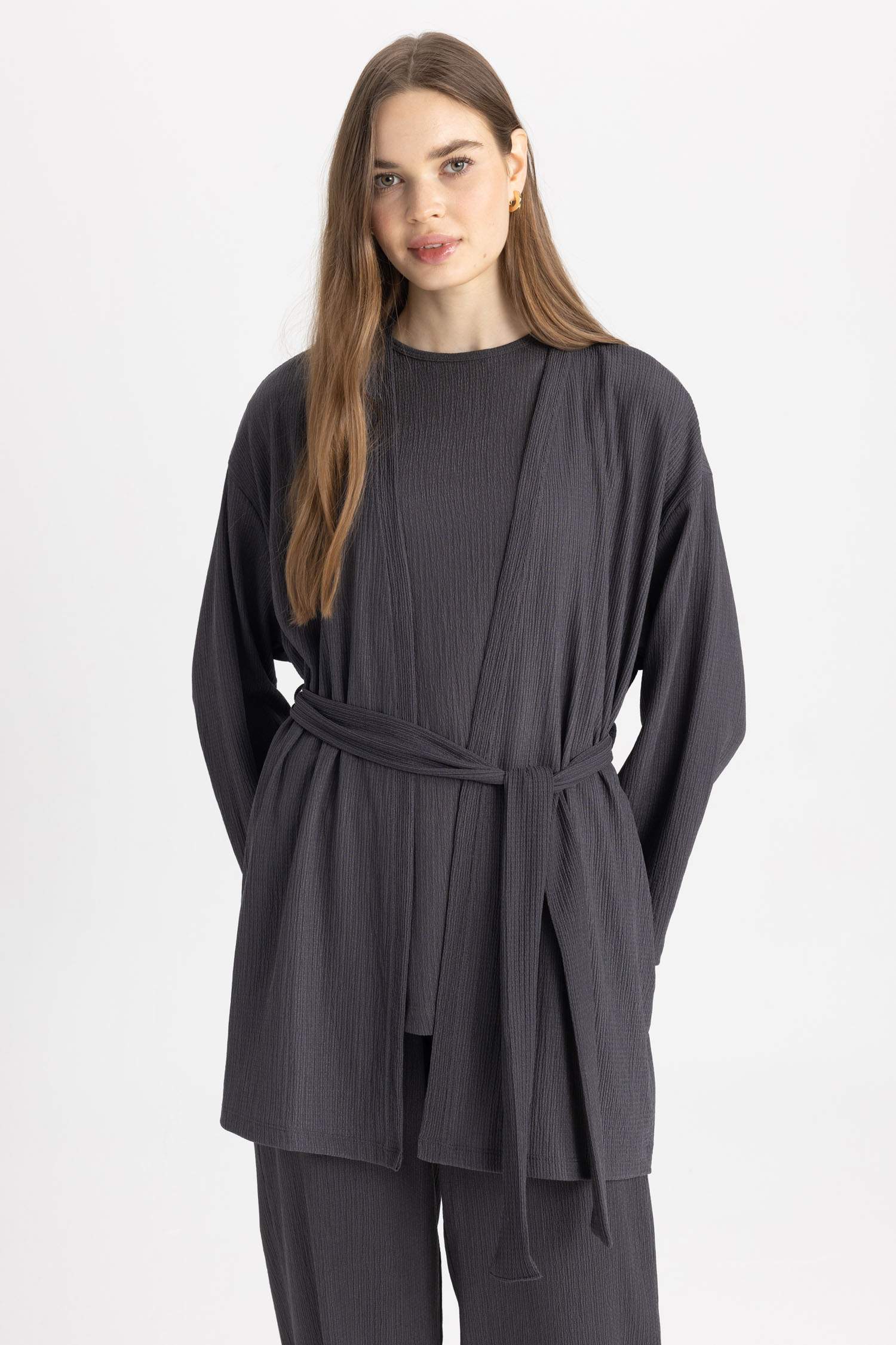 سويتر بقصة مريحة بياقة مستديرة