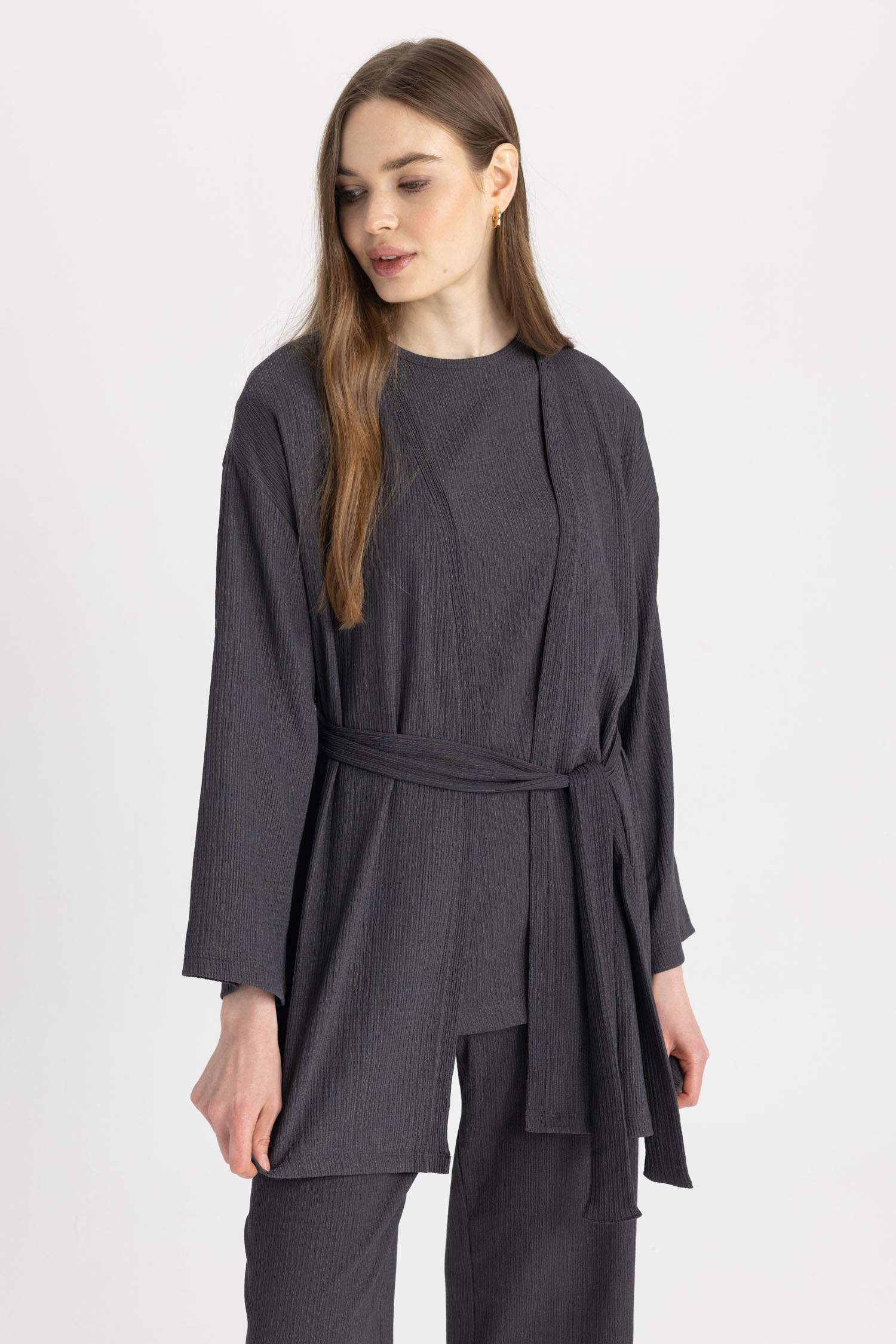 سويتر بقصة مريحة بياقة مستديرة