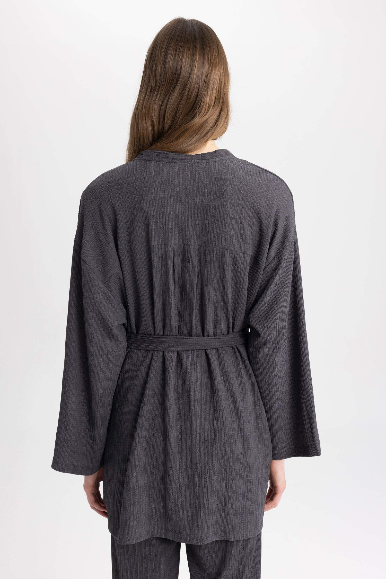 سويتر بقصة مريحة بياقة مستديرة