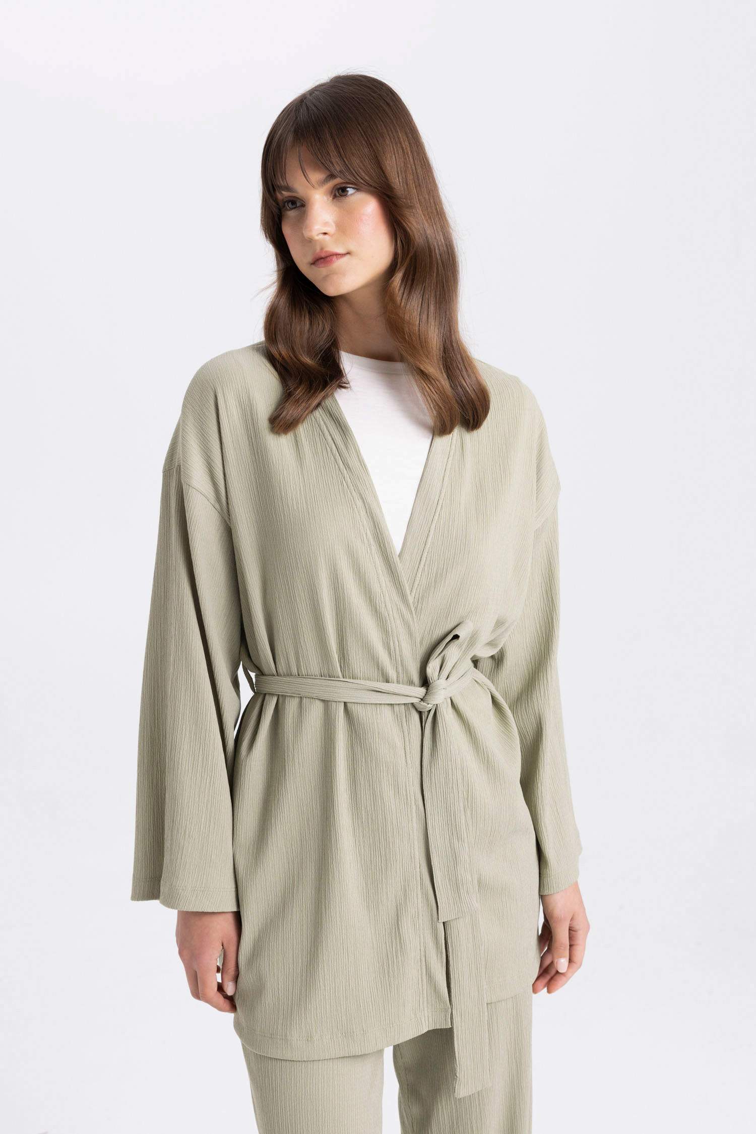 جاكيت منسوج قصة مريحة وياخة شال