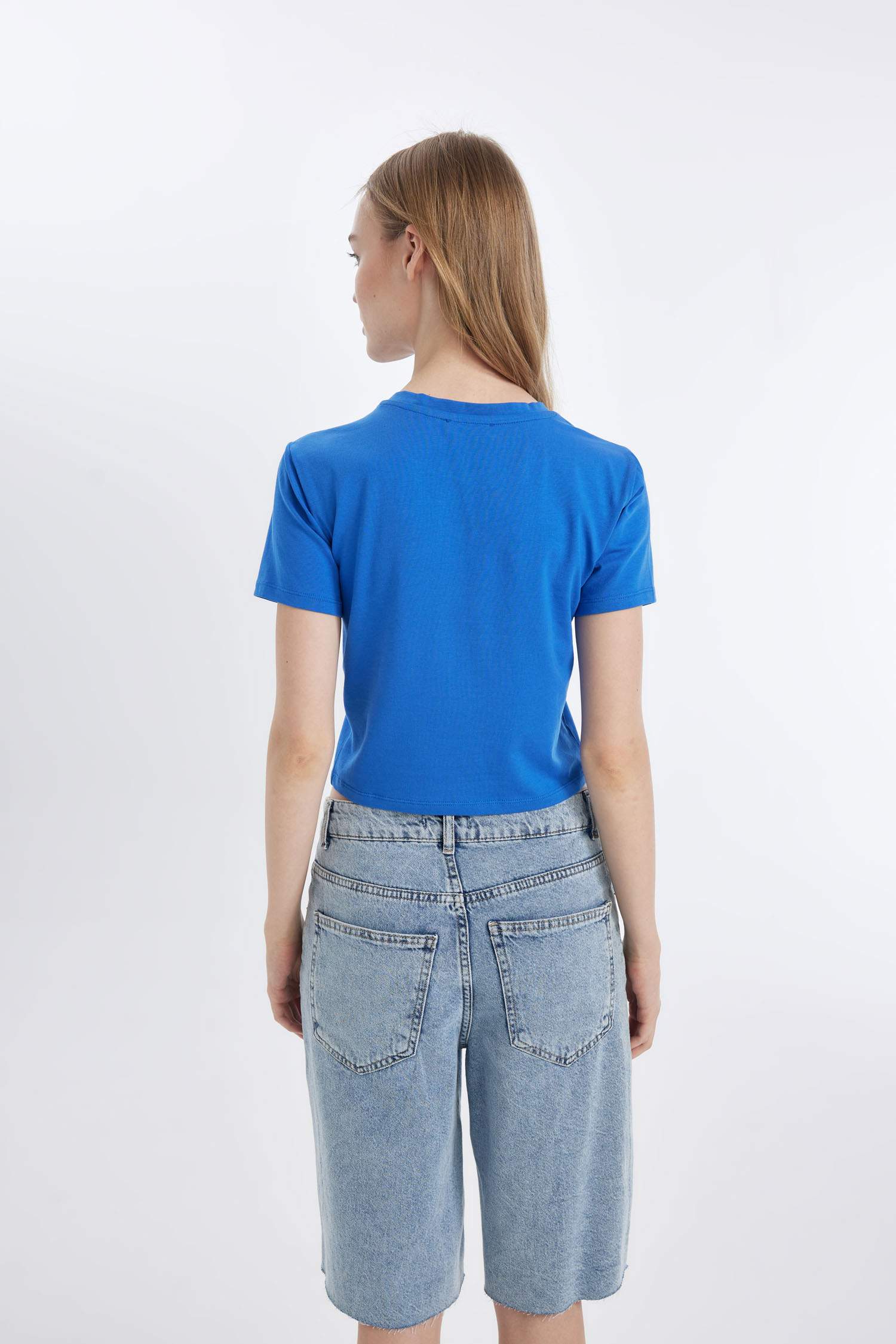 تي شيرت مخصر