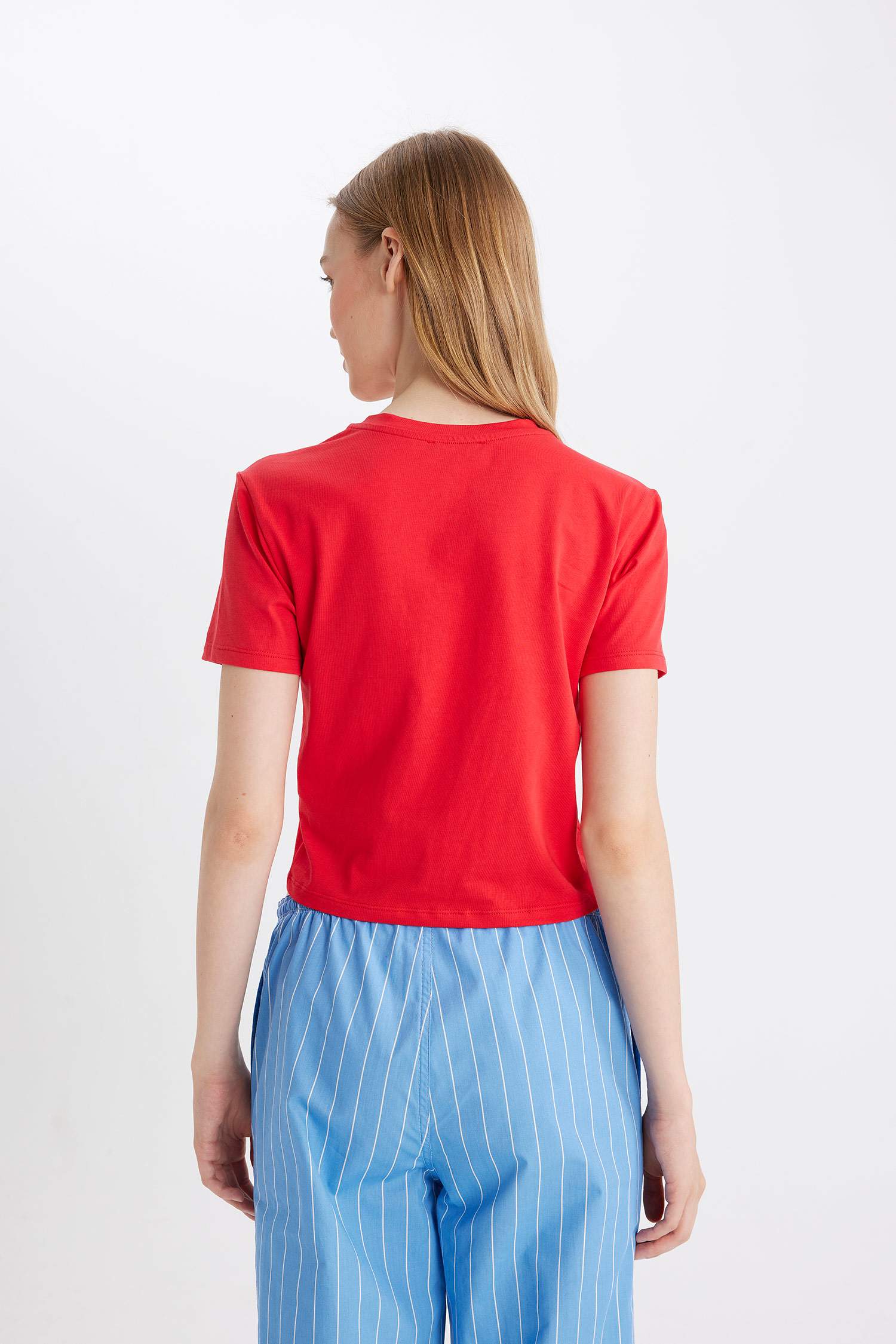 تيشيرت نص كم مضلع سليم فيت