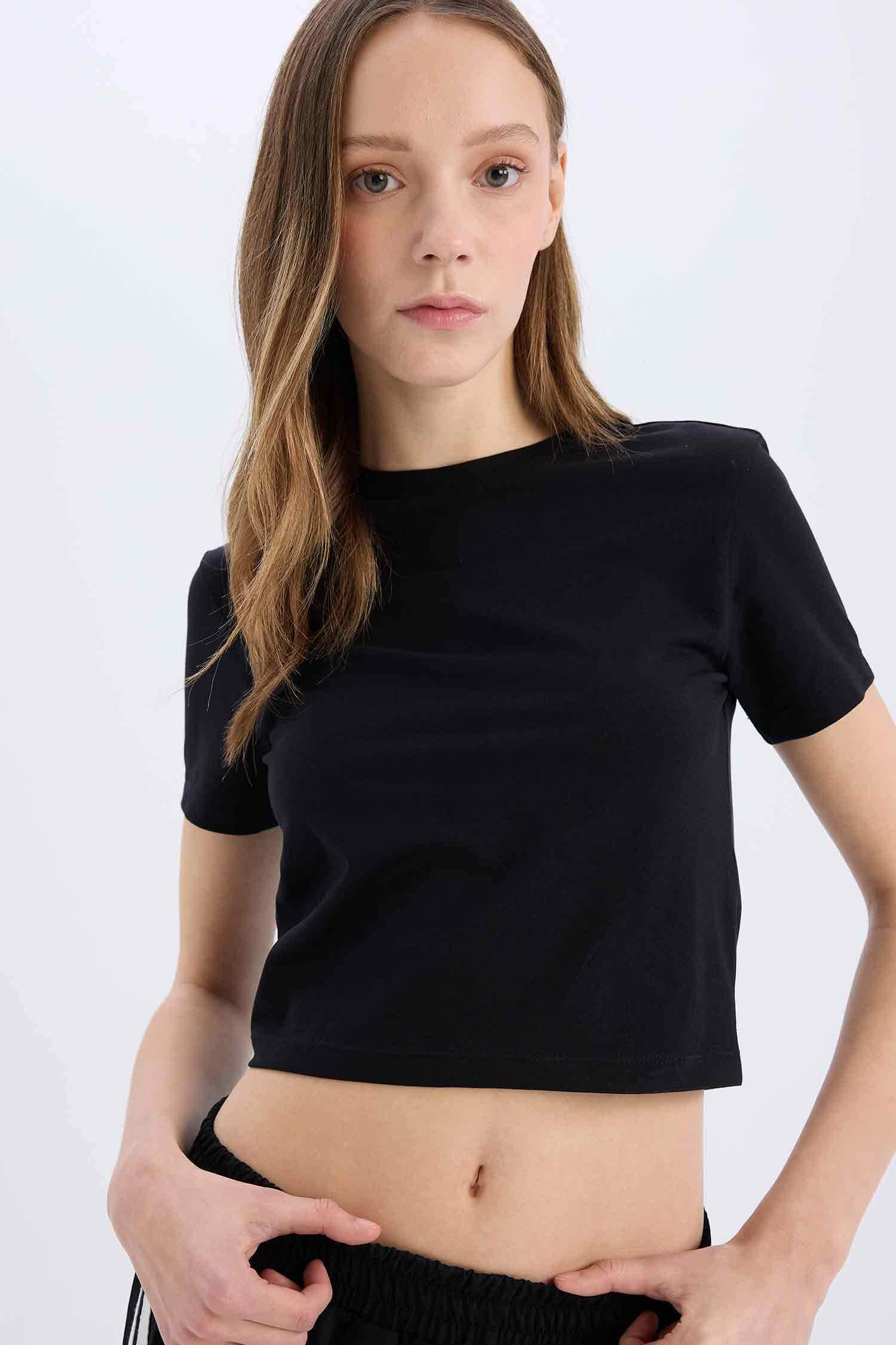 Обтягивающая футболка с коротким рукавом