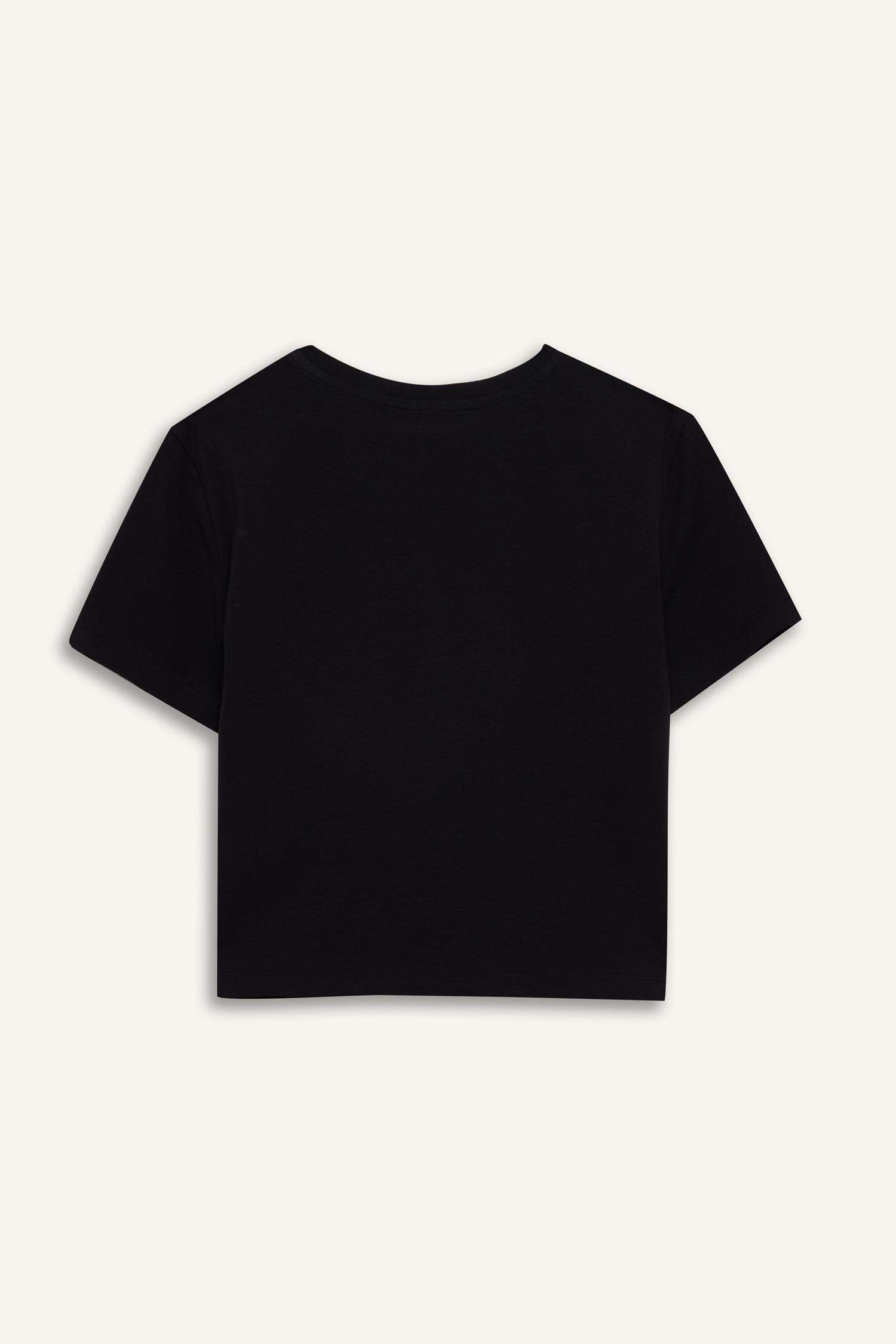 Обтягивающая футболка с коротким рукавом