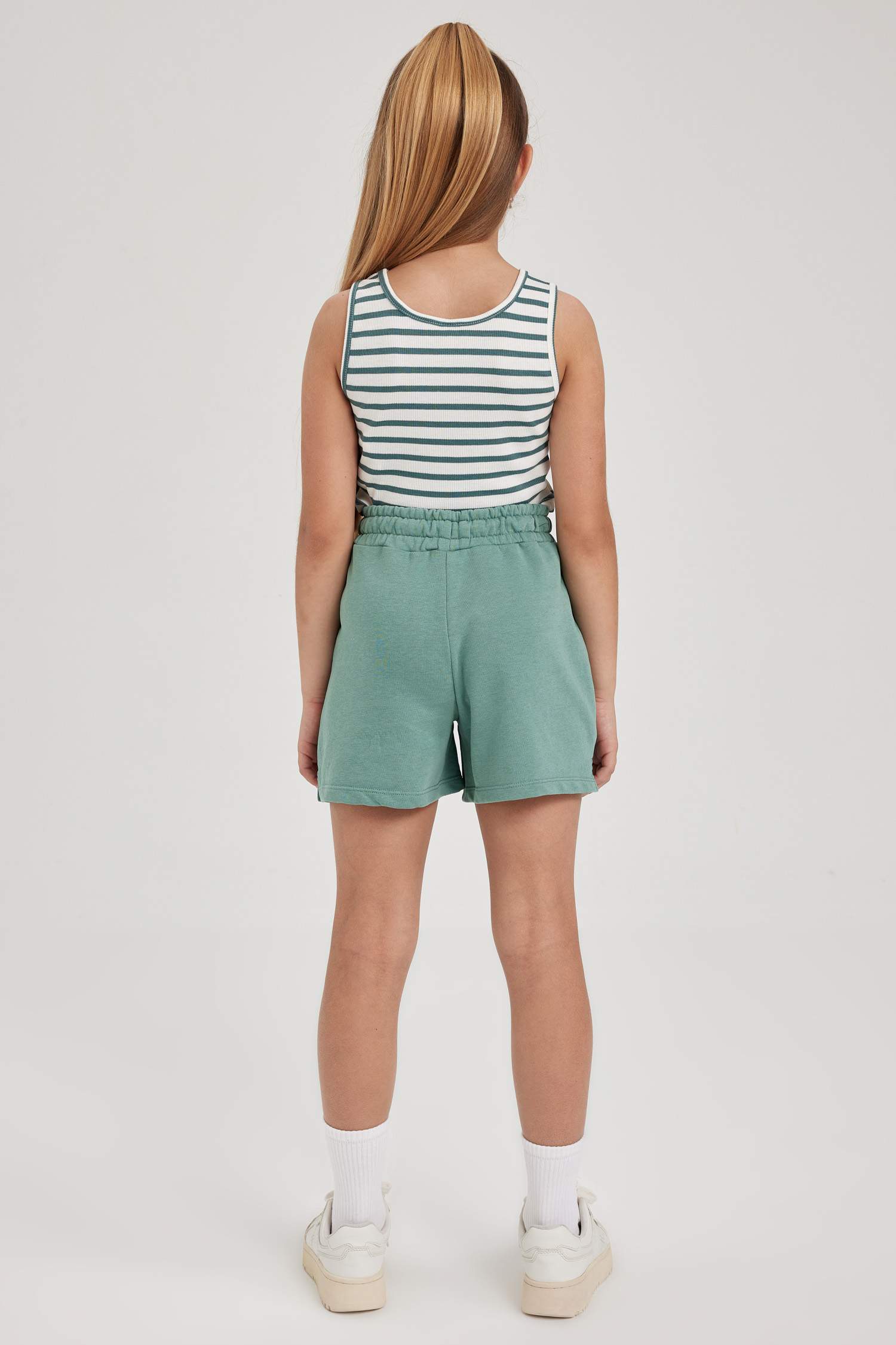 Шорти з тонкої тканини для дівчаток