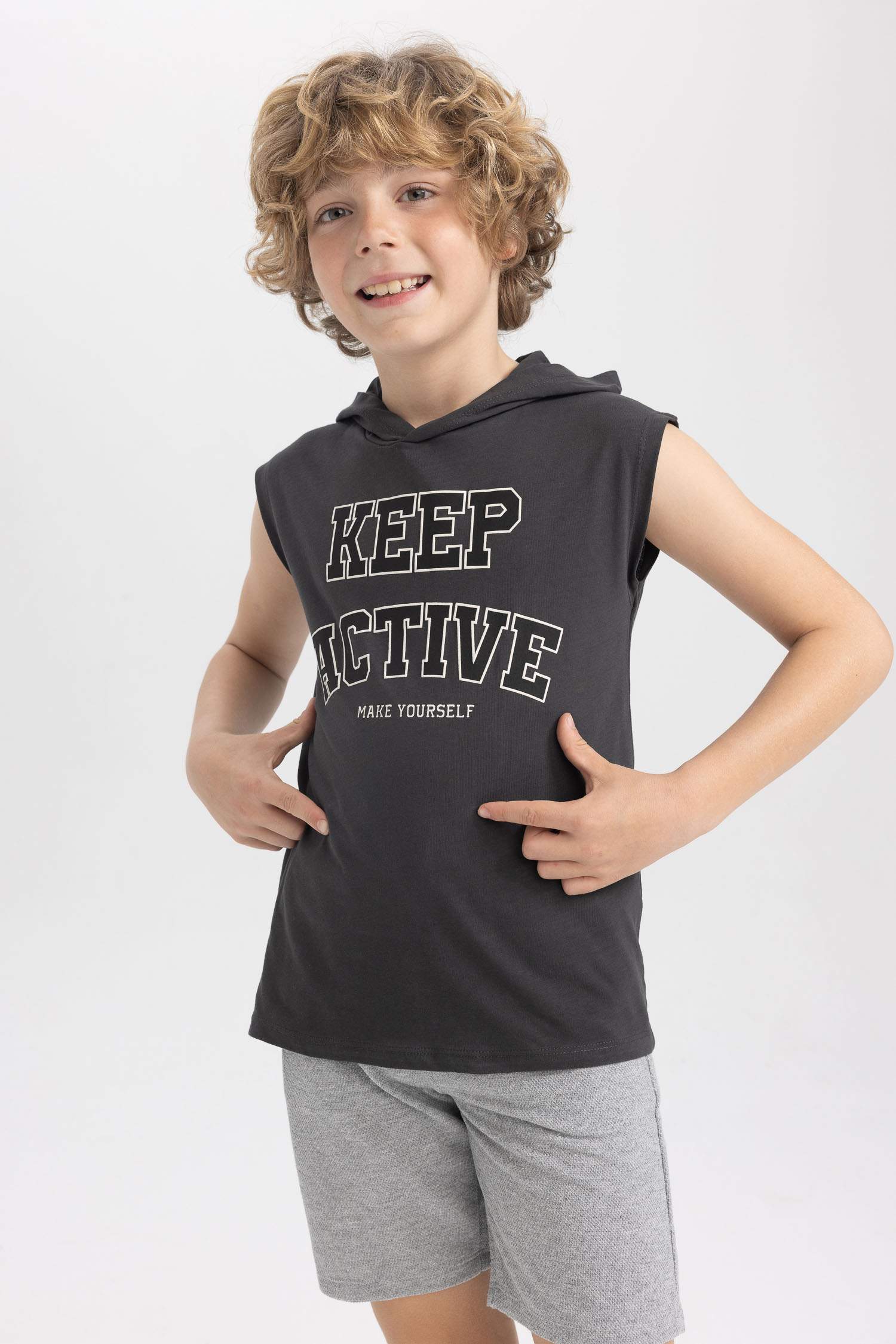 Майка с капюшоном для мальчиков