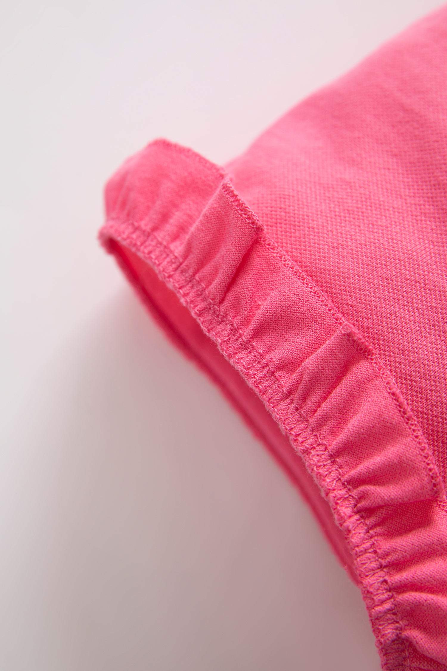 Regular Fit Elastic Band Shorts