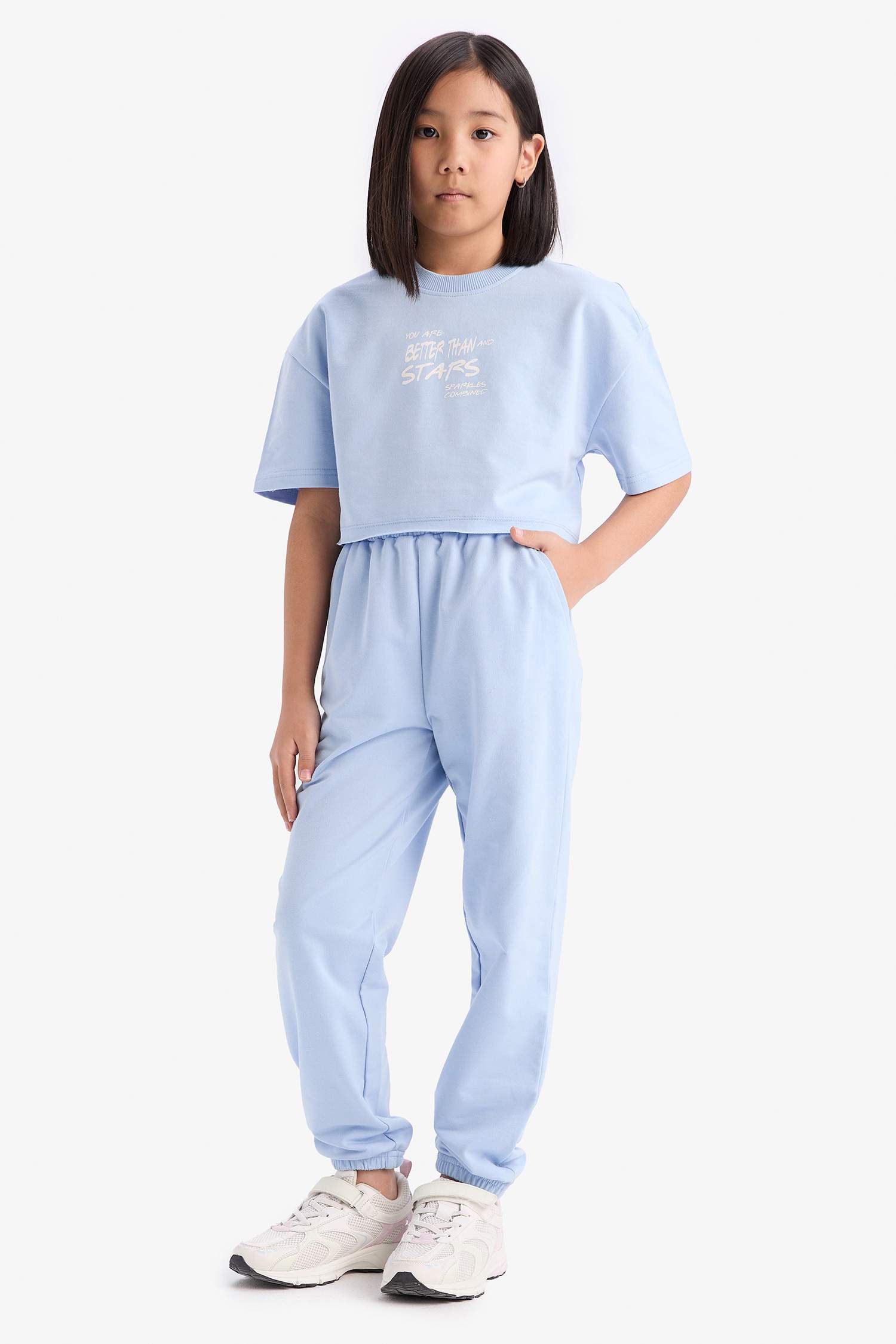 Комплект для девочек: футболка с коротким рукавом и принтом, брюки с эластичной талией и манжетами