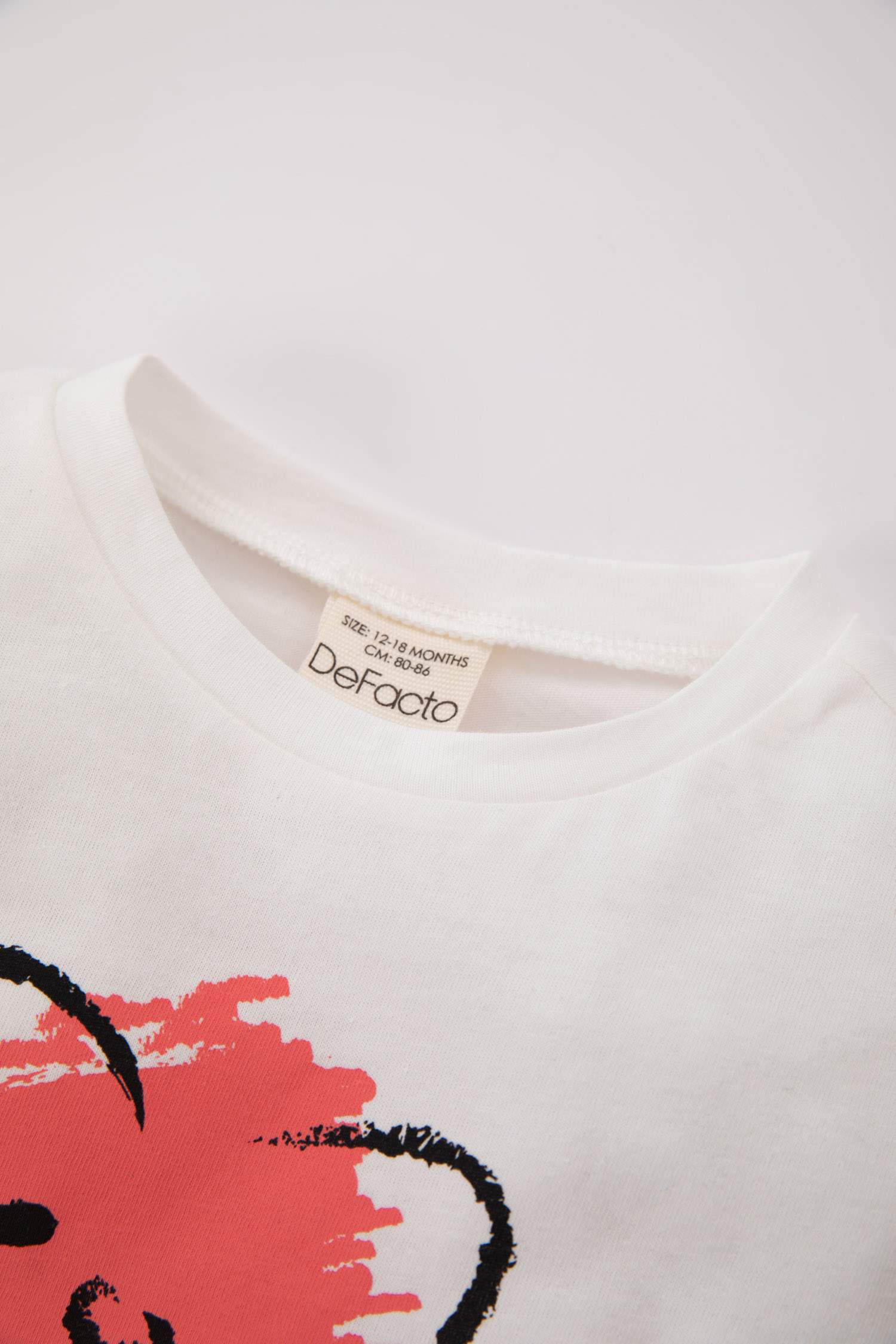 طقم بناتي فلورال تي شيرت وشورت - قطعتين