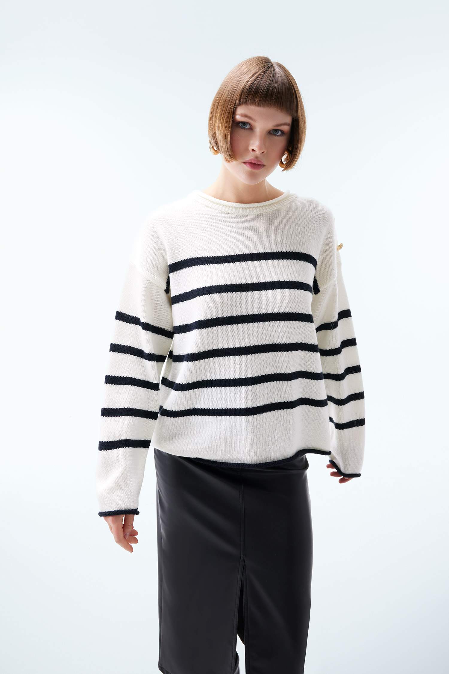 Пуловер свободного кроя с круглым вырезом для женщин