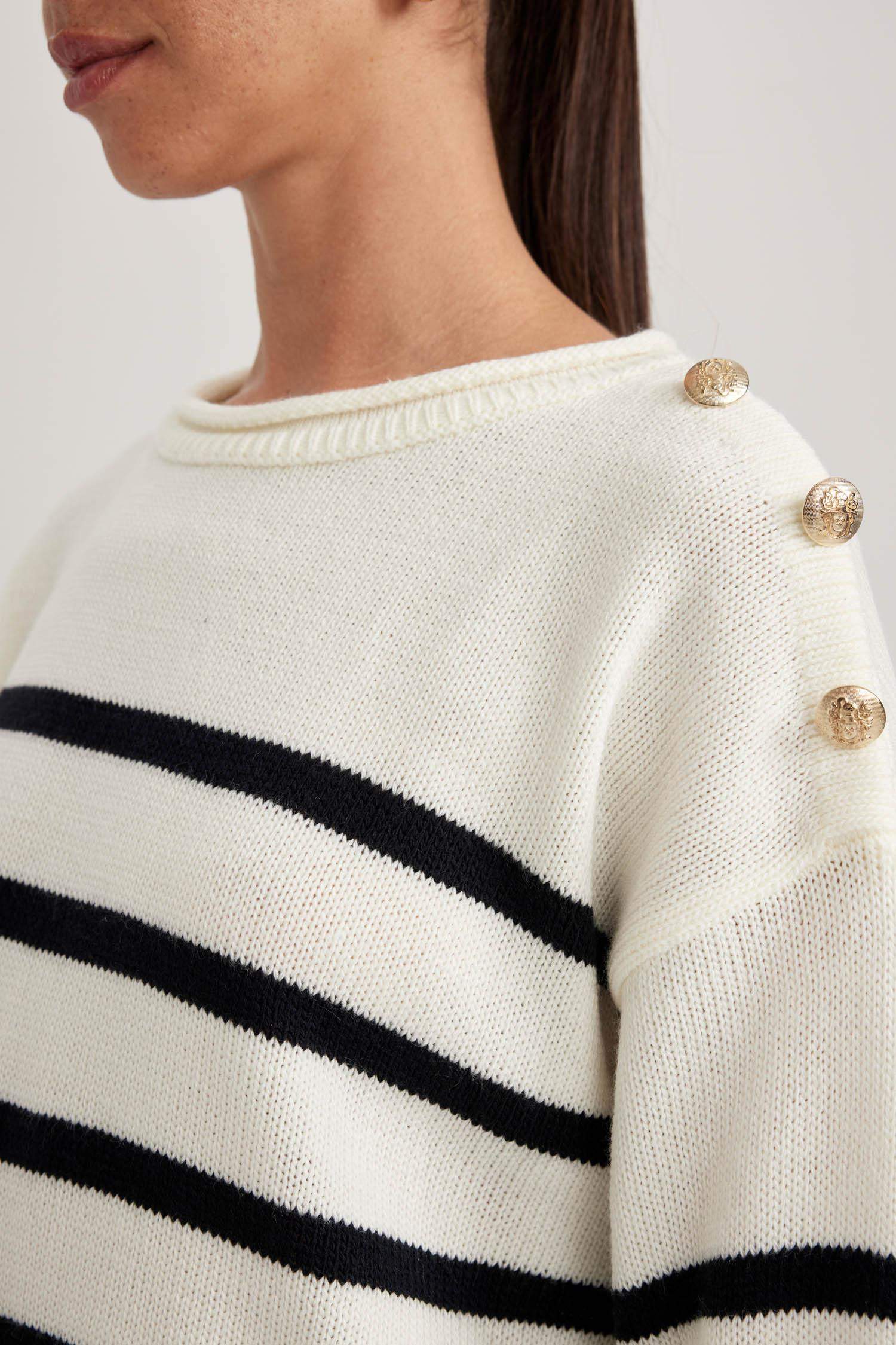 Пуловер свободного кроя с круглым вырезом для женщин