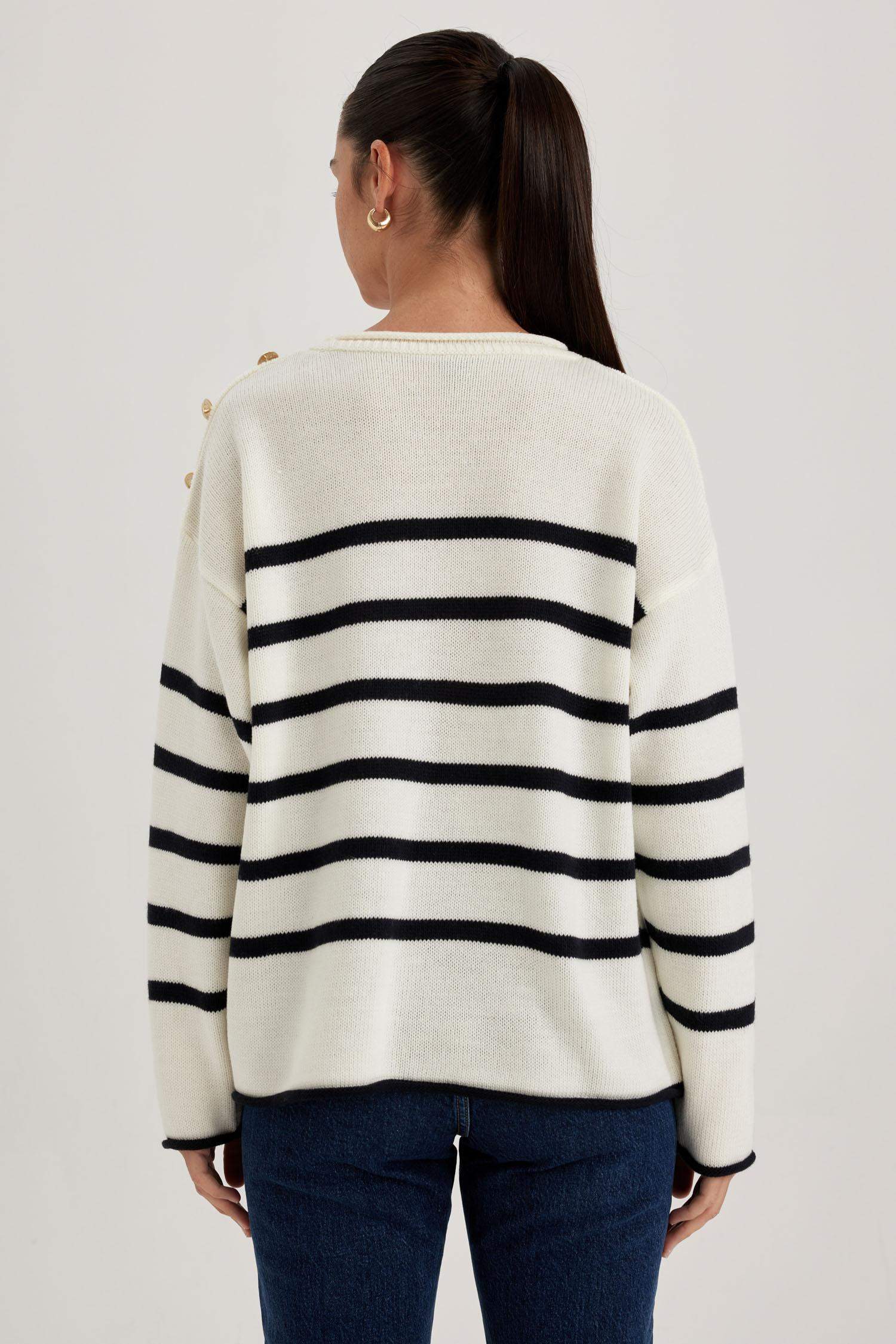 Пуловер свободного кроя с круглым вырезом для женщин