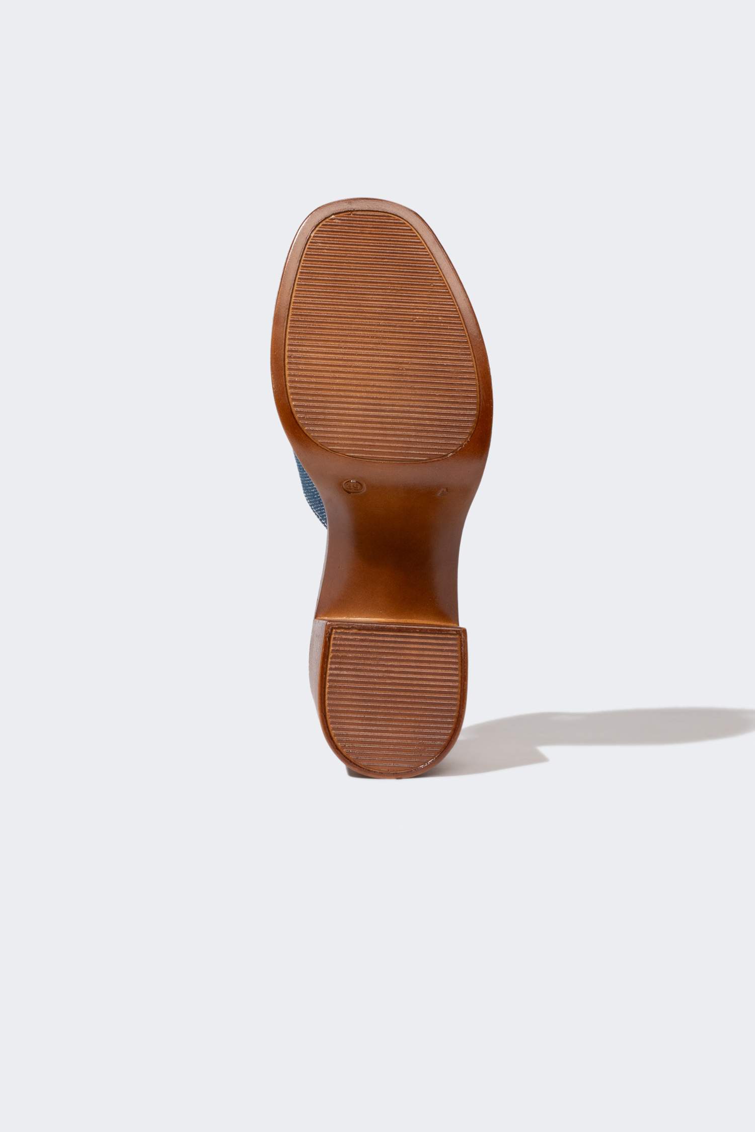 شبشب نسائي جلد صناعي بكعب سميك