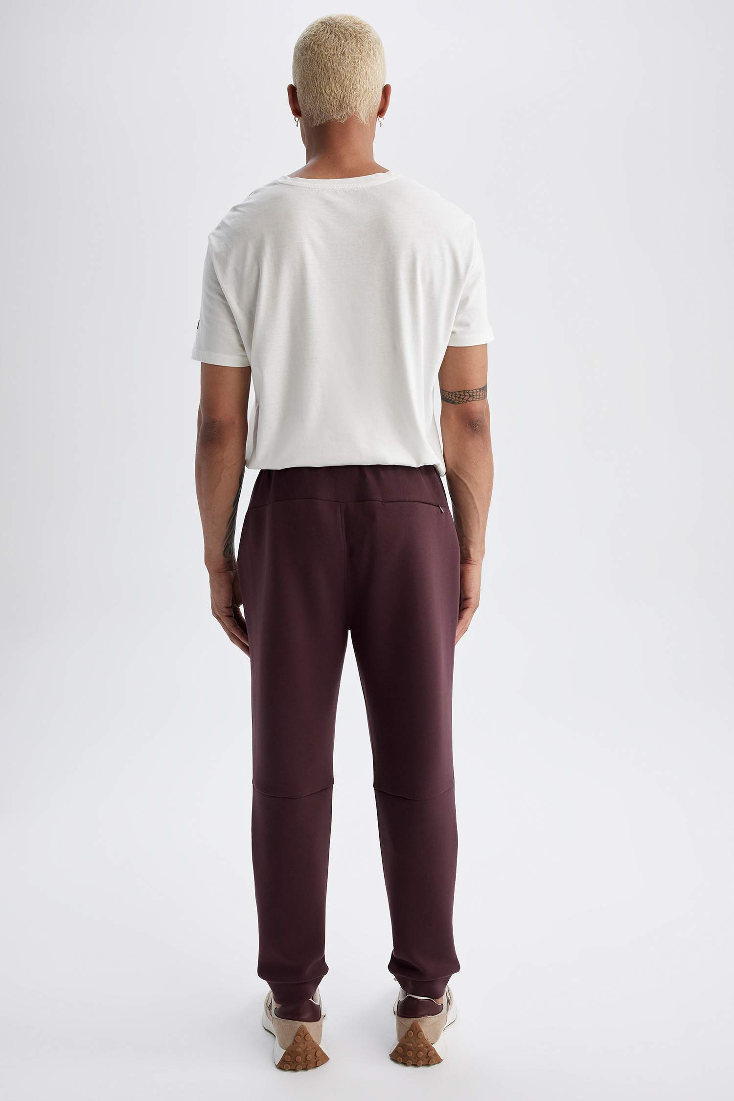 بنطلون سويت بانتس جوجر قماش سكوبا سليم فيت من DeFactoFit