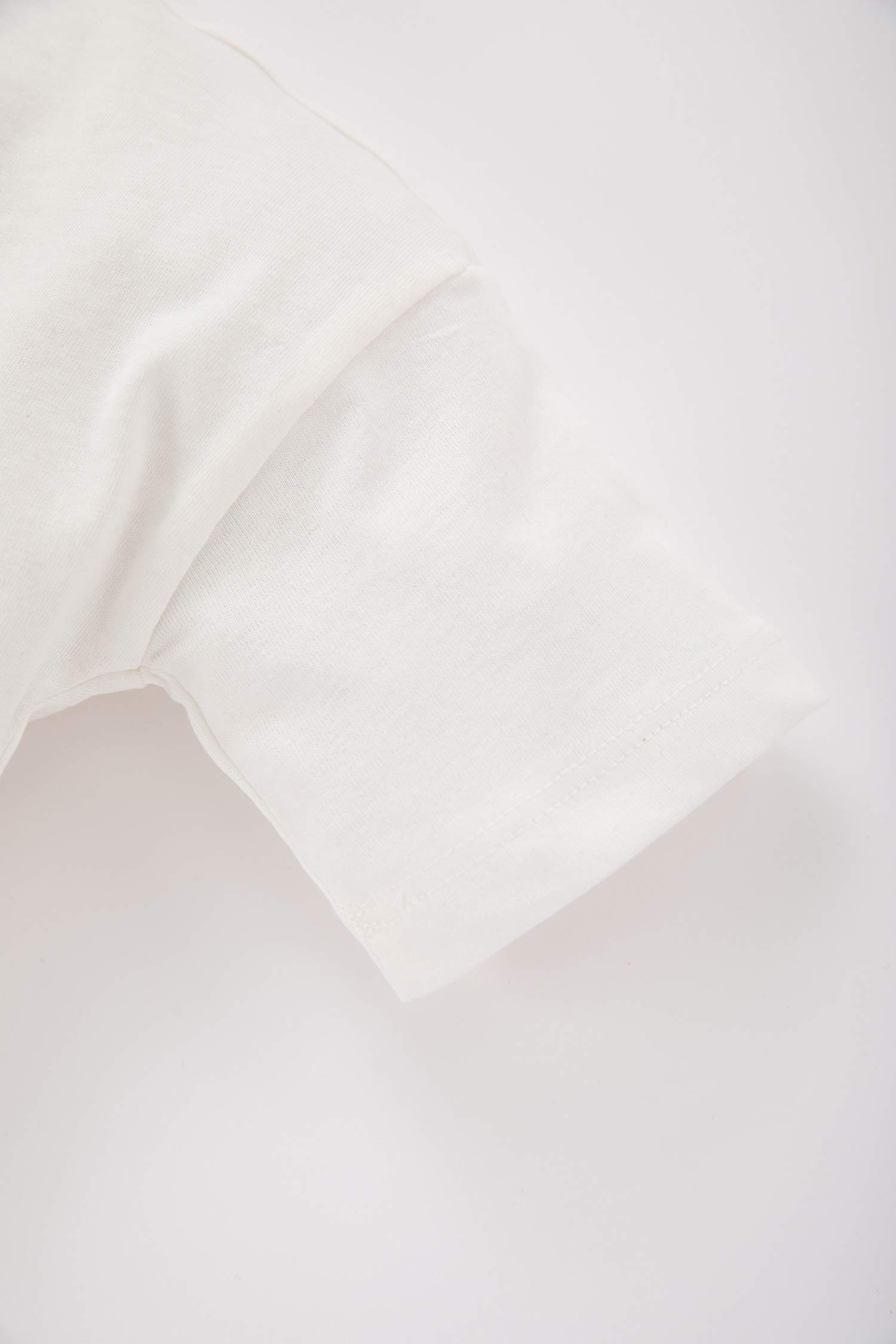 تي شيرت بناتي بقصة عادية بياقة مستديرة