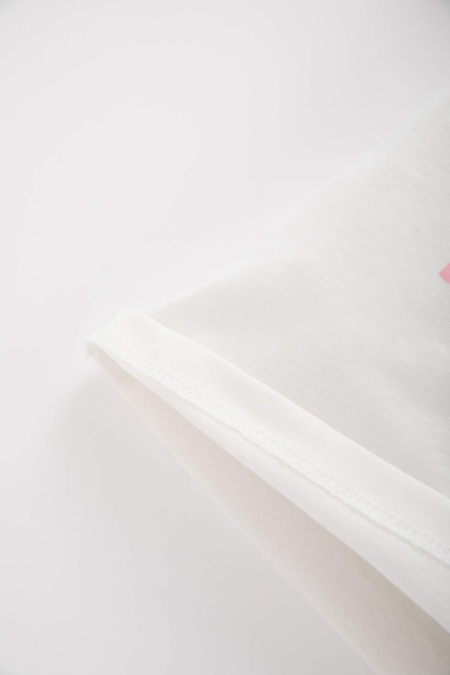 تي شيرت بناتي بقصة عادية بياقة مستديرة