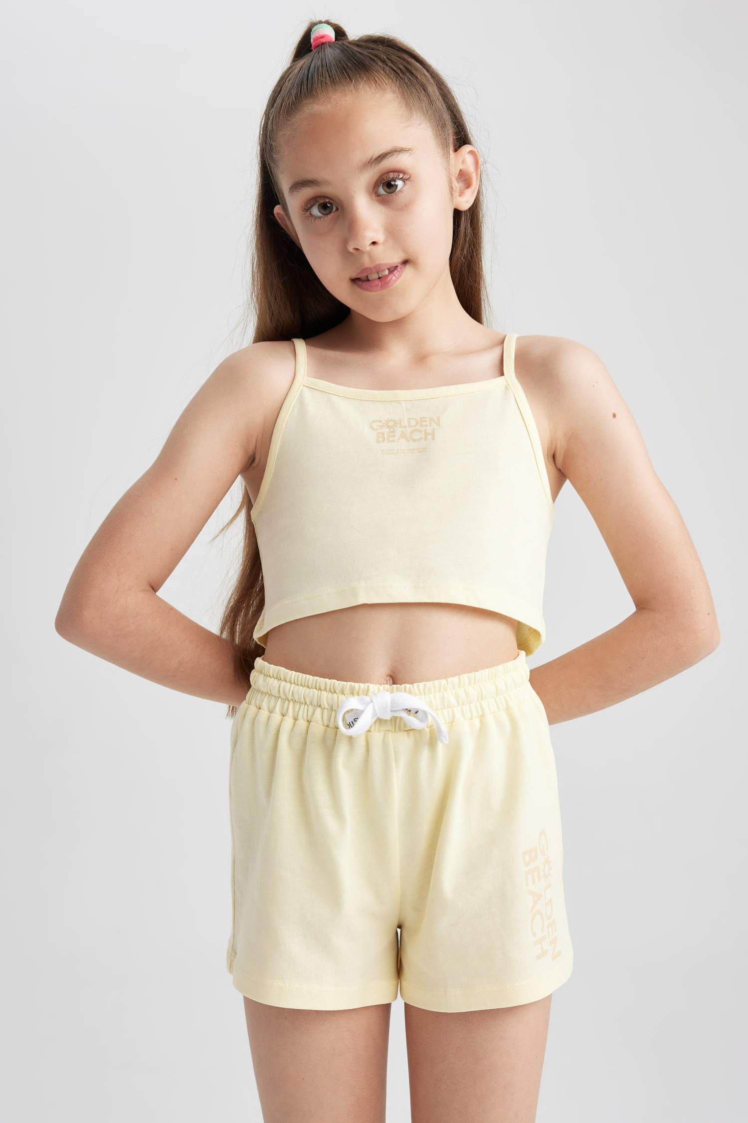 سيت بناتي شورت وبلوزة - قطعتين