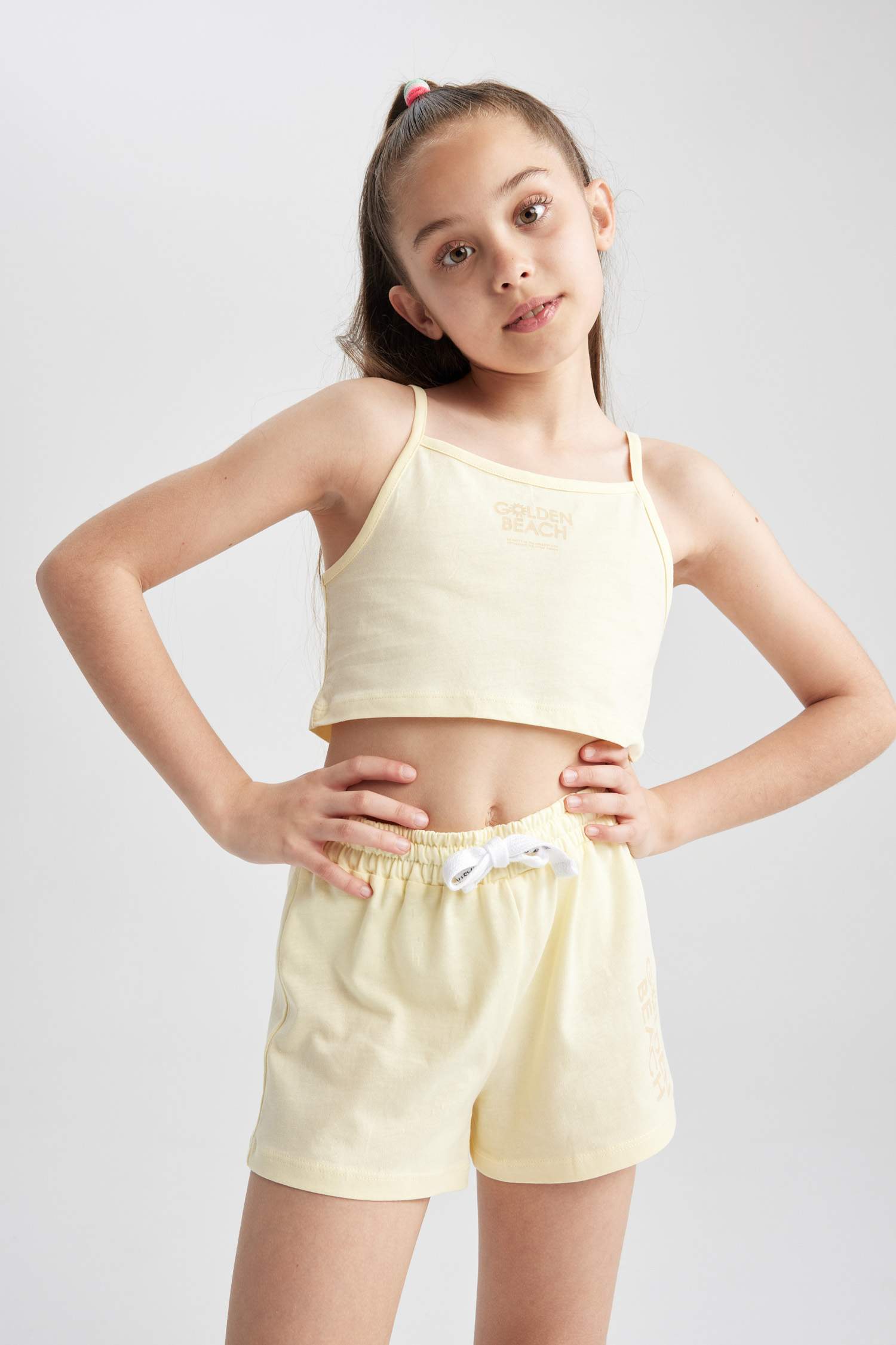 سيت بناتي شورت وبلوزة - قطعتين