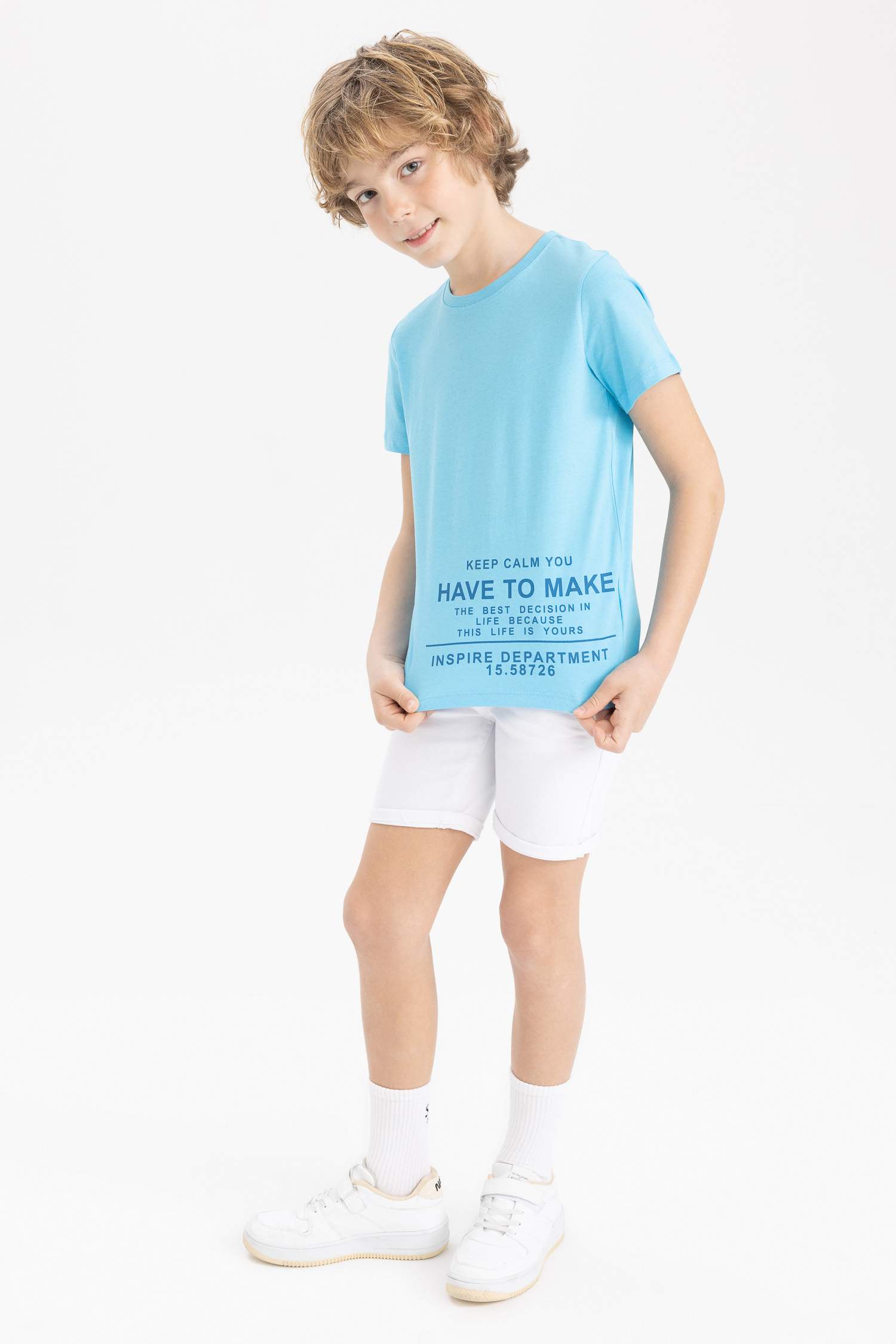 Ұлдарға дөңгелек жаға басып шығарылған қысқа жеңді Қысқа жеңді футболка