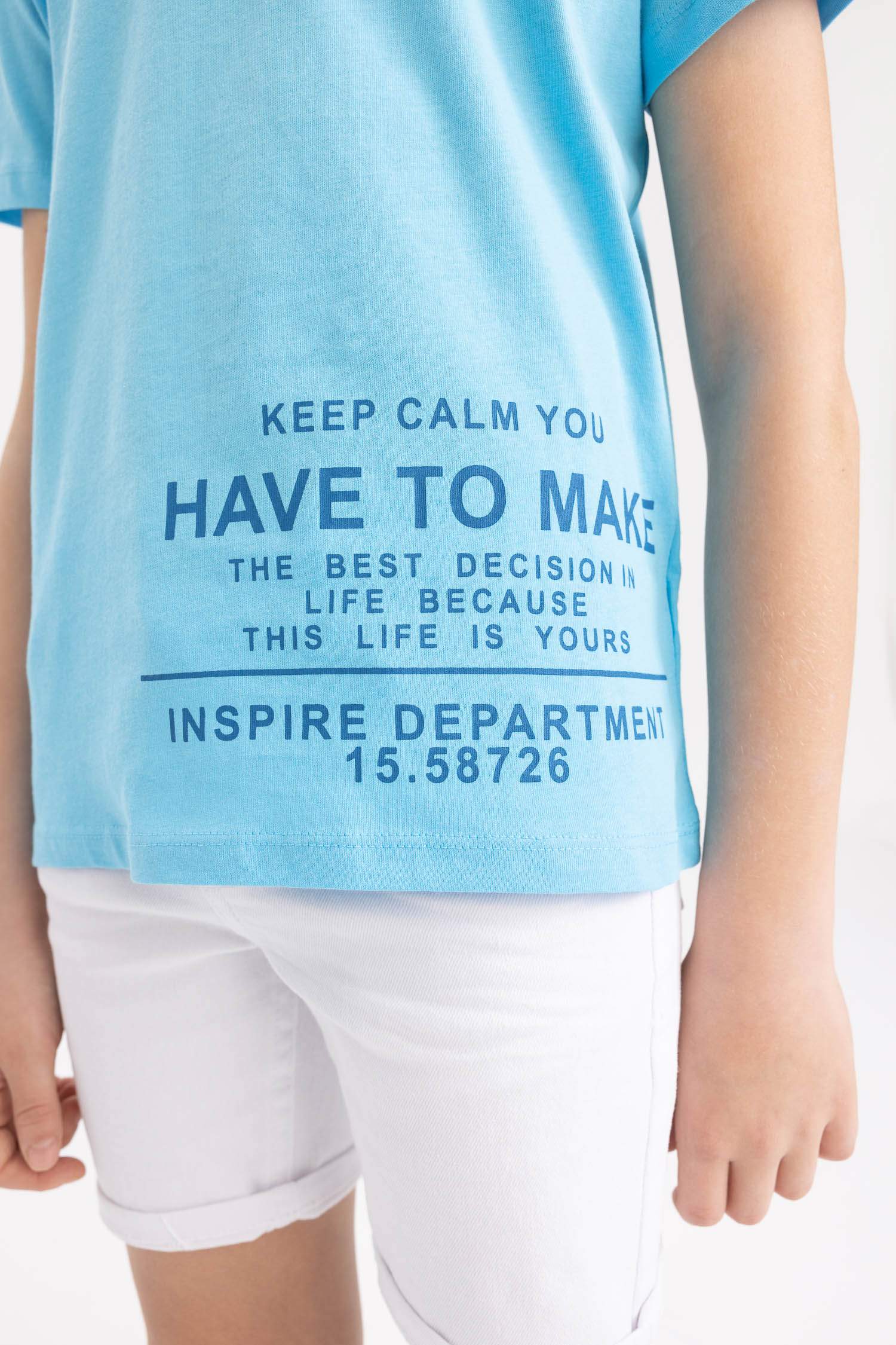 Ұлдарға дөңгелек жаға басып шығарылған қысқа жеңді Қысқа жеңді футболка