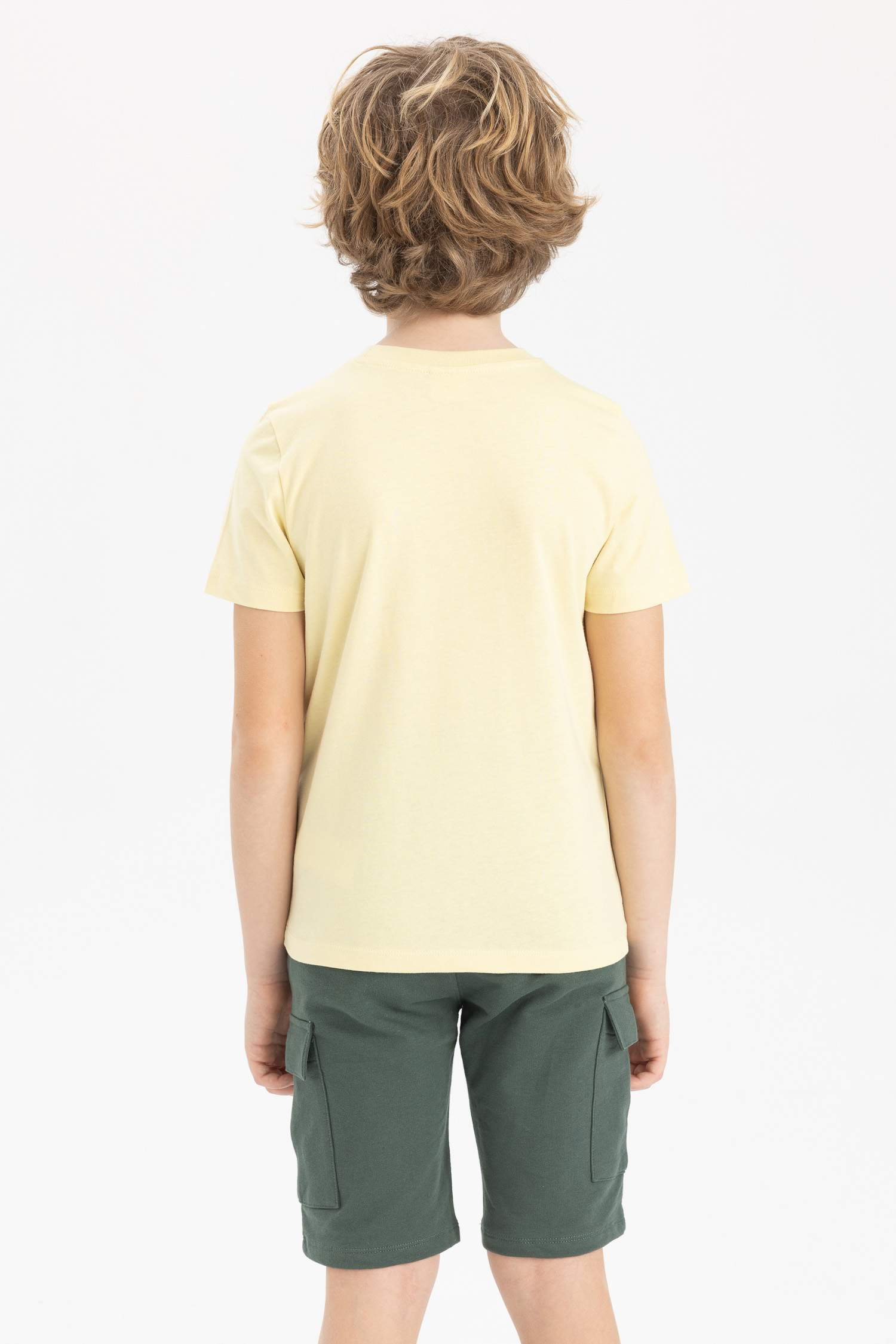 T-Shirt À Manches Courtes İmprimé À Col Rond Et Coupe Standard Pour Garçon