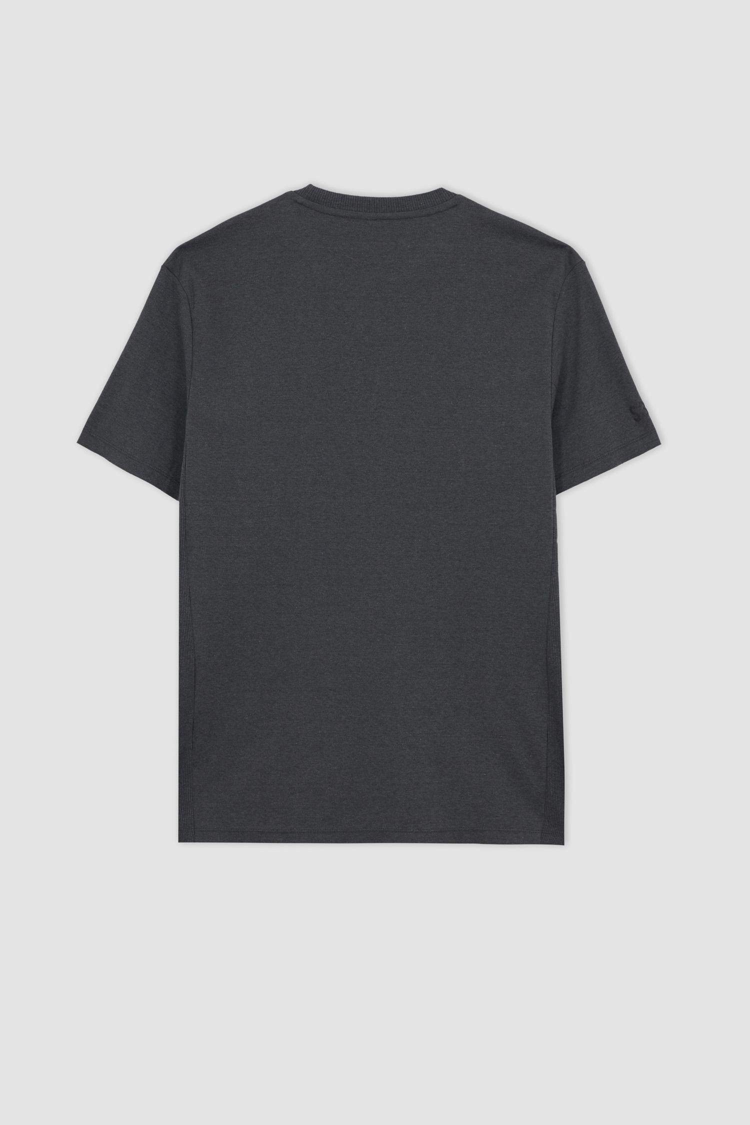 تي شيرت بريميوم بيزك نص كم قصة عادية برقبة مستديرة ميلانج أنترا