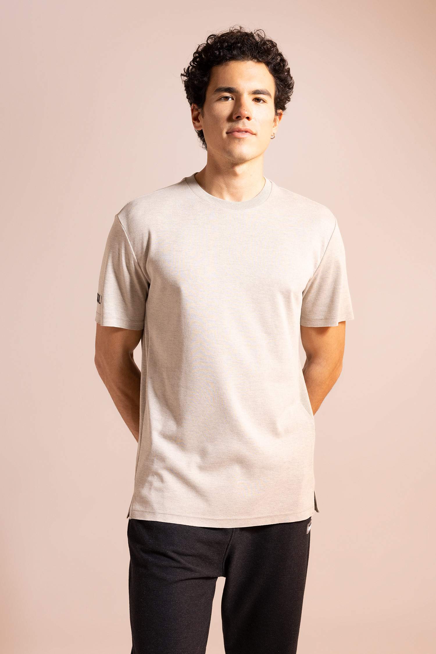 تي شيرت بريميوم بيزك نص كم قصة عادية برقبة مستديرة ميلانج فيزوني