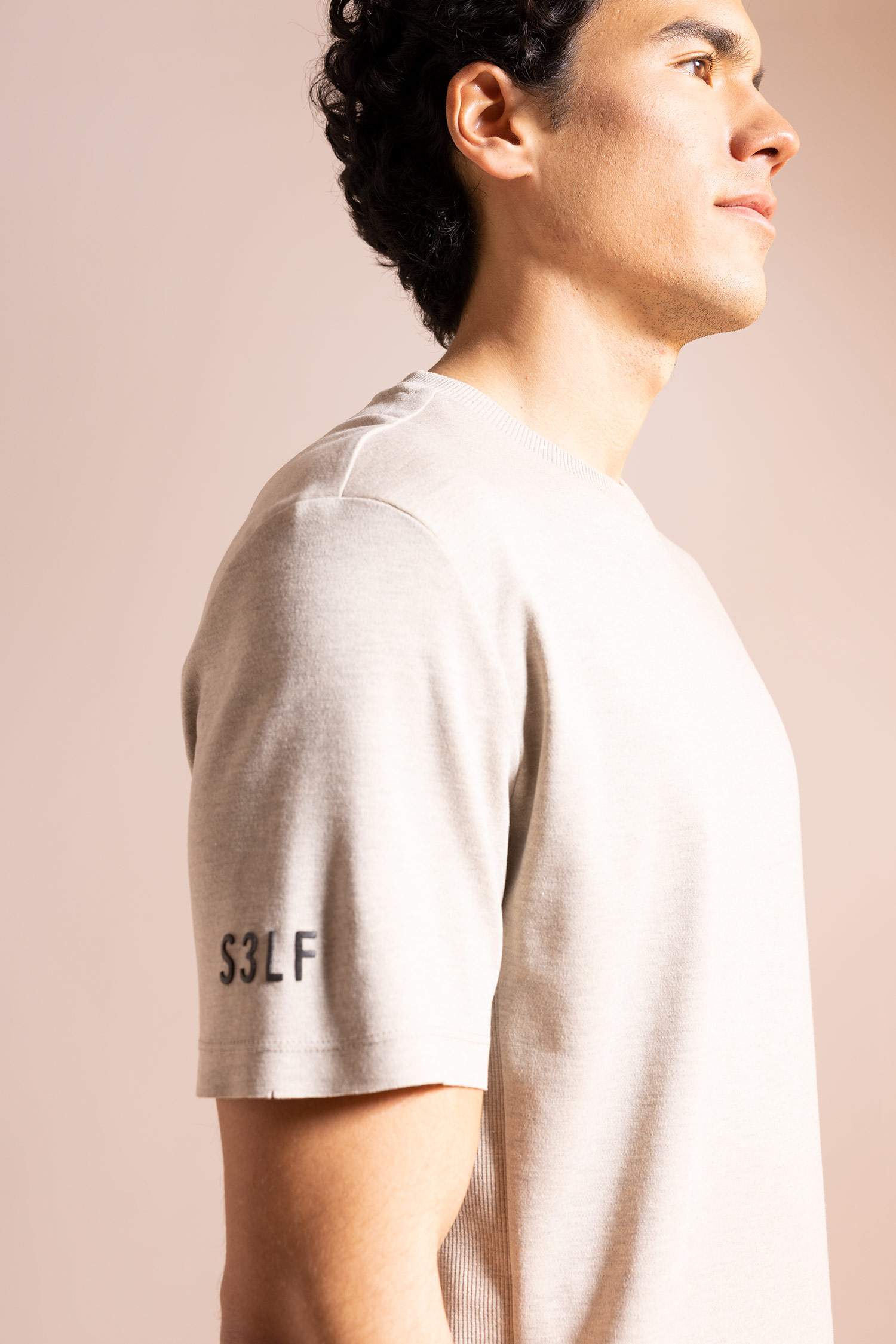 تي شيرت بريميوم بيزك نص كم قصة عادية برقبة مستديرة ميلانج فيزوني