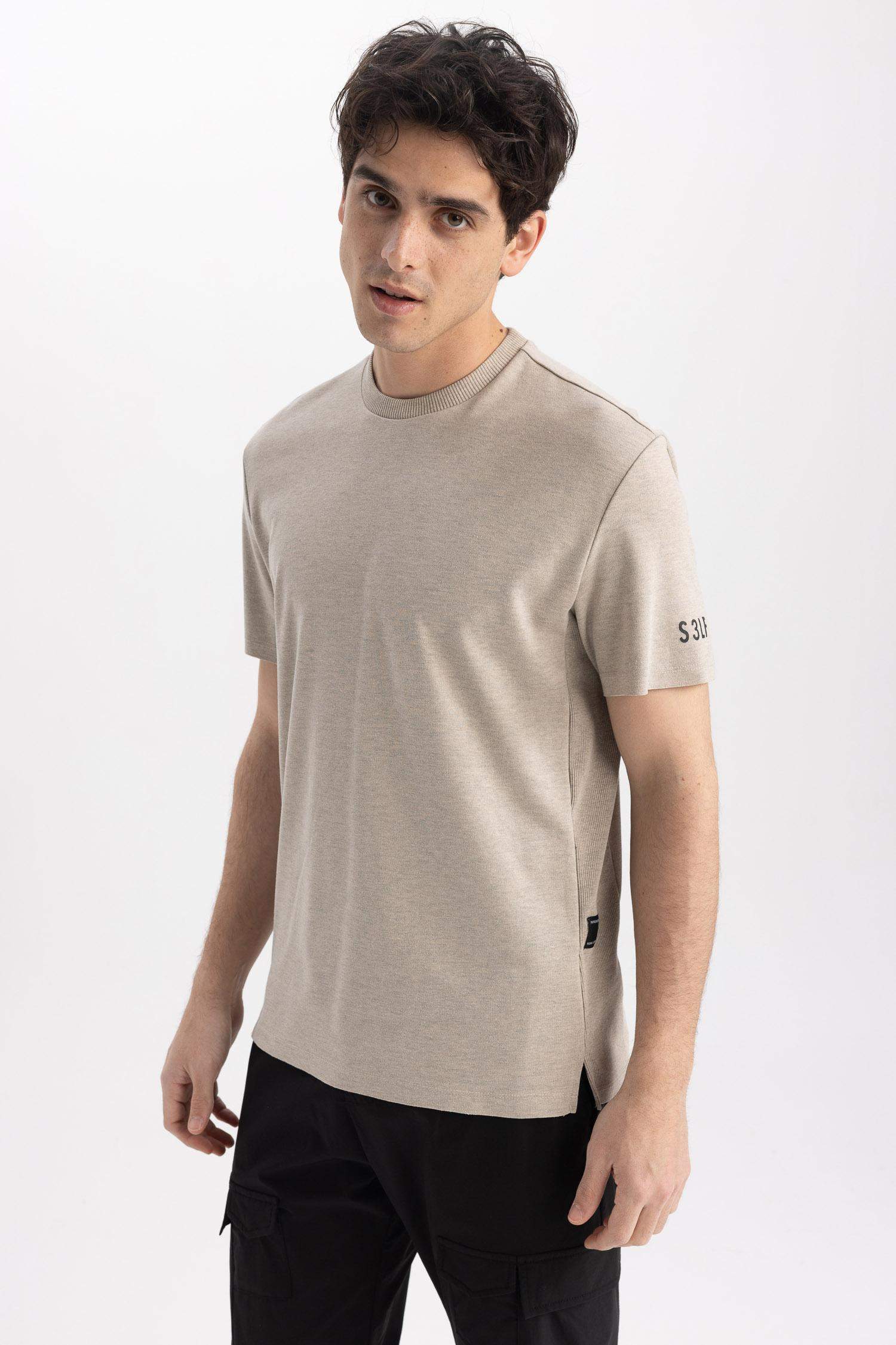 تي شيرت بريميوم بيزك نص كم قصة عادية برقبة مستديرة ميلانج فيزوني