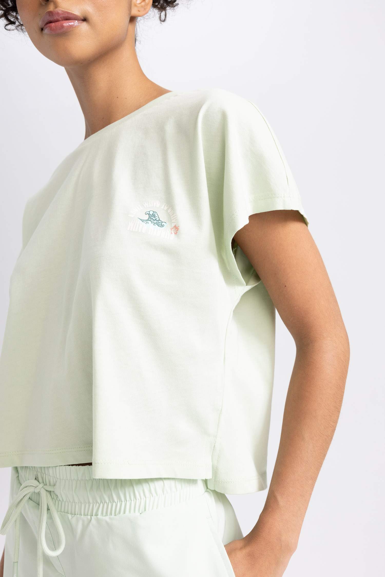 تيشيرت قطن مطبوع واسع برقبة مستديرة