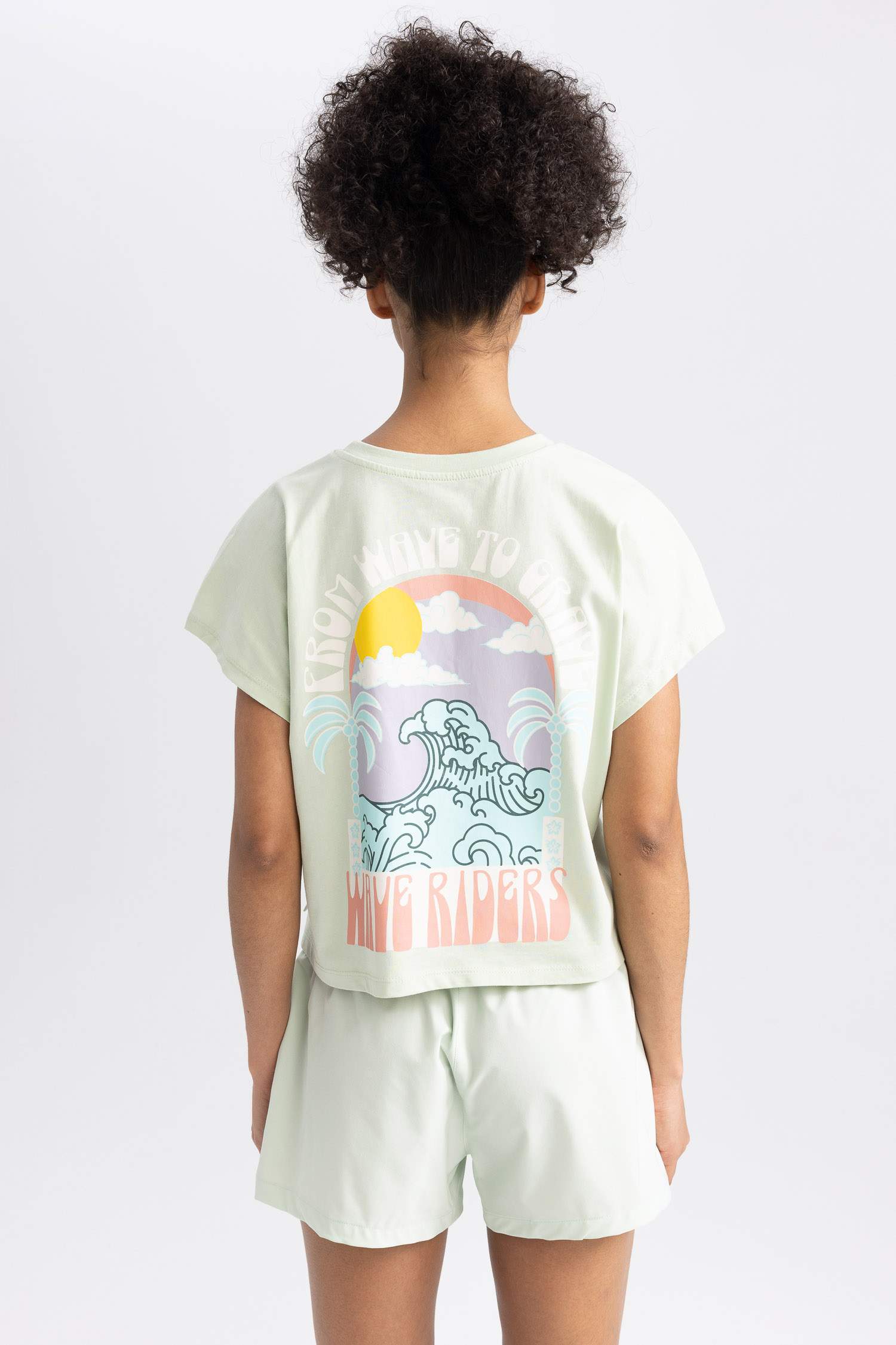 تيشيرت قطن مطبوع واسع برقبة مستديرة