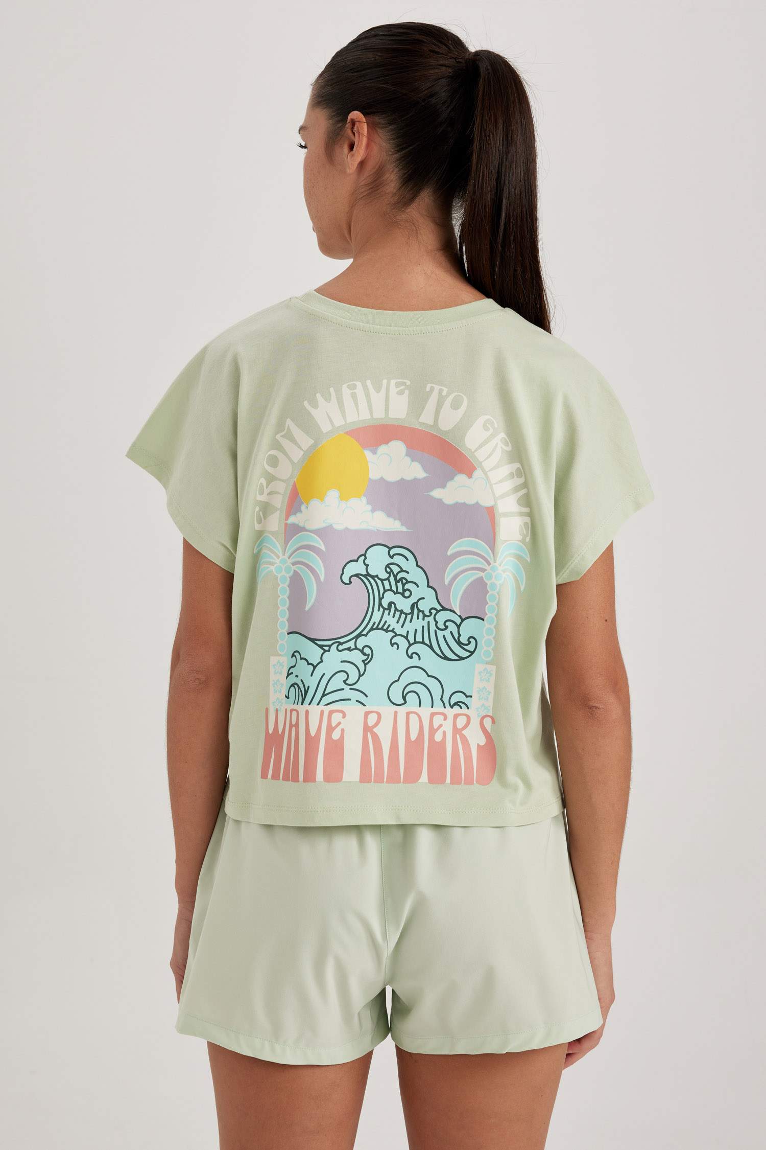 تيشيرت قطن مطبوع واسع برقبة مستديرة