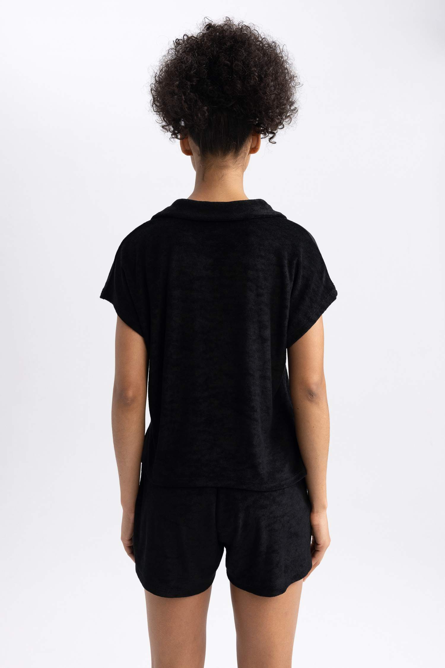 تي شيرت نص كم من قماش المنشفة بياقة بولو