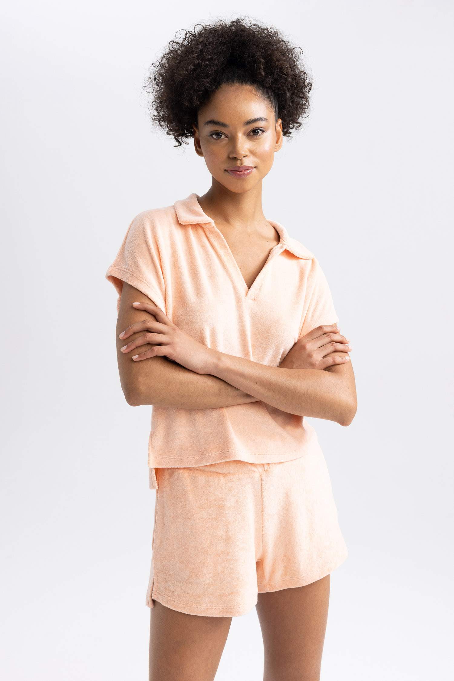 تي شيرت نص كم من قماش المنشفة بياقة بولو