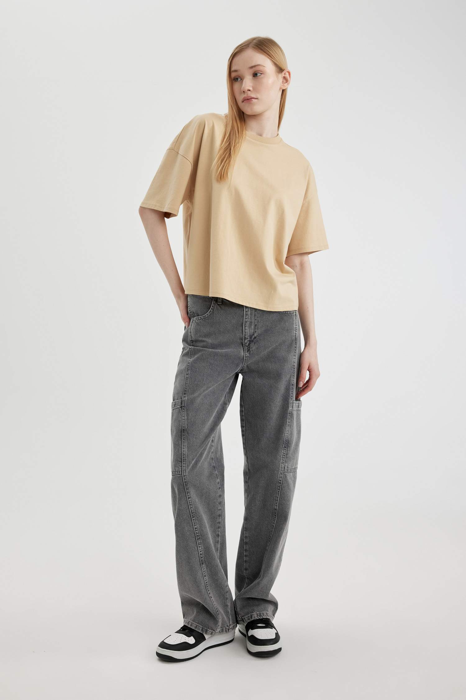 تي شيرت نص كم قصة فضفاضة