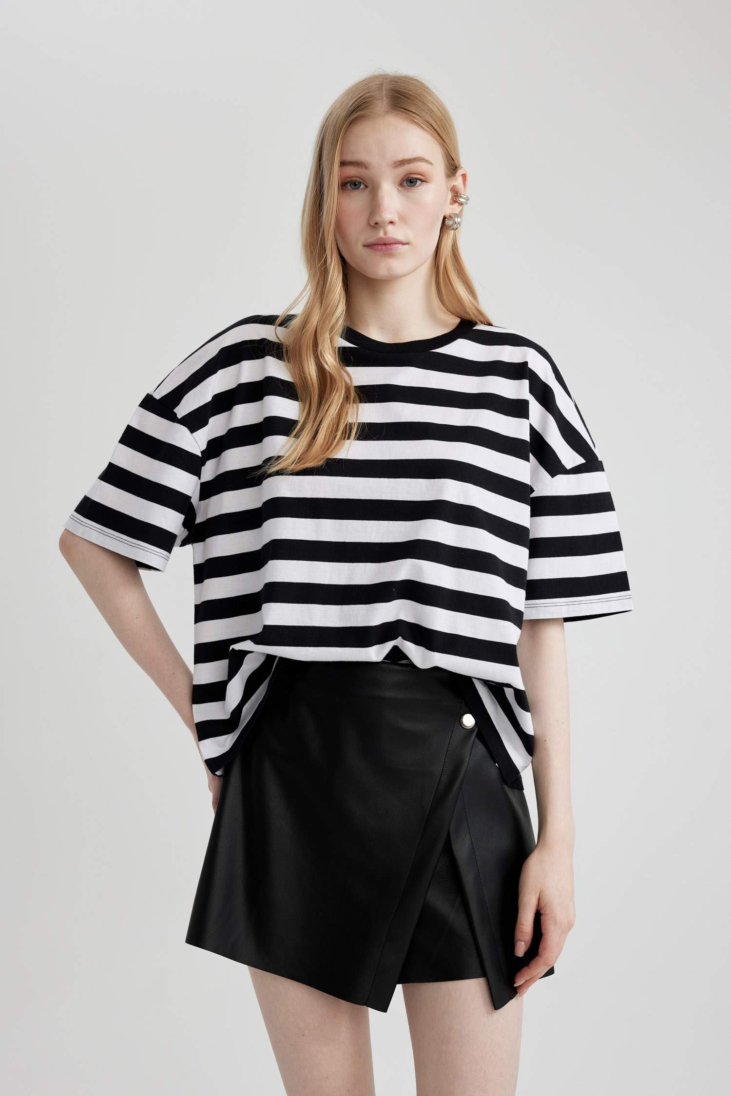 Loose Fit Patterned Short Sleeve T-Shirt