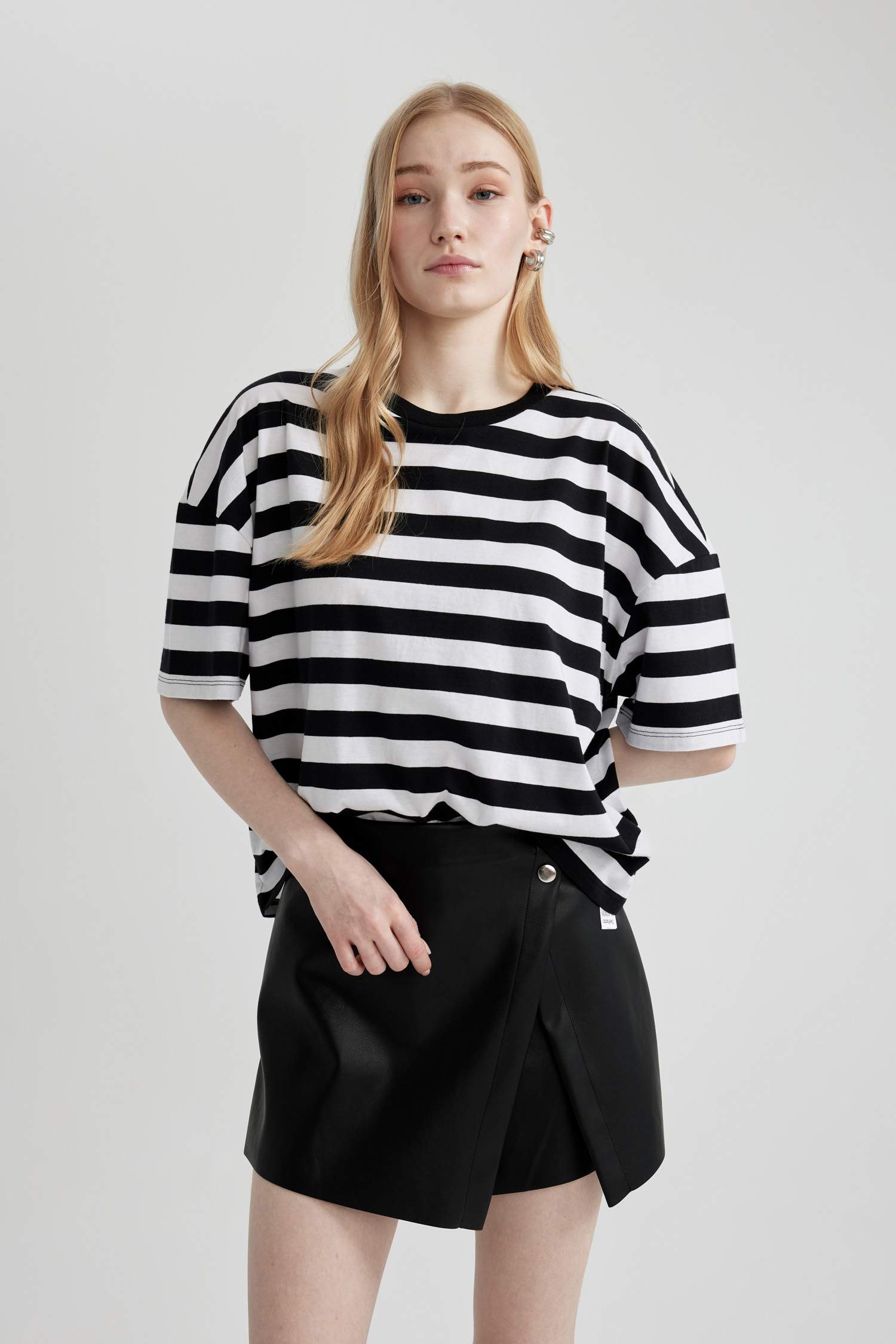 Loose Fit Patterned Short Sleeve T-Shirt