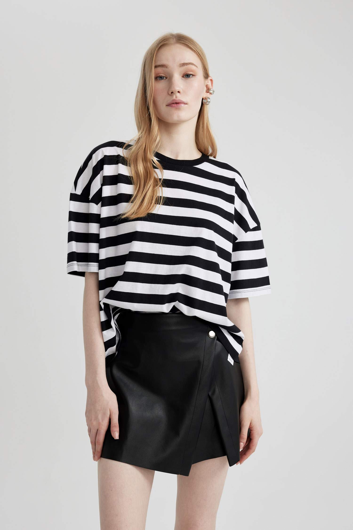 Loose Fit Patterned Short Sleeve T-Shirt