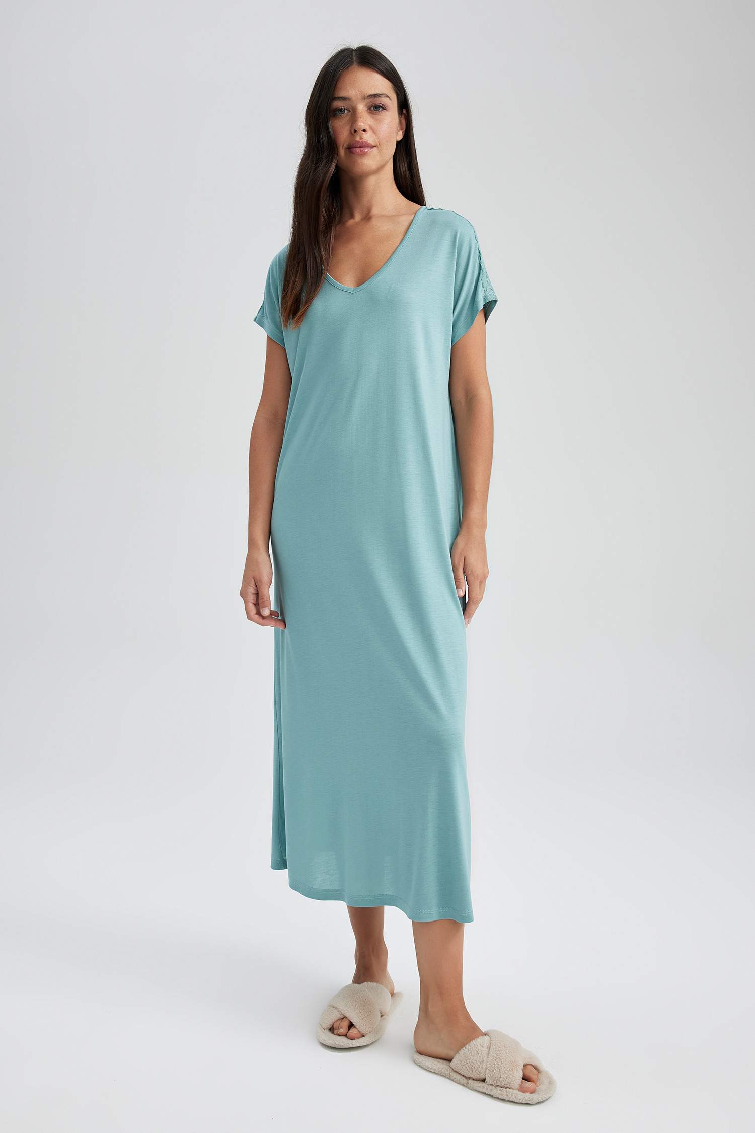 Платье с V-образным вырезом, коллекция Fall in Love