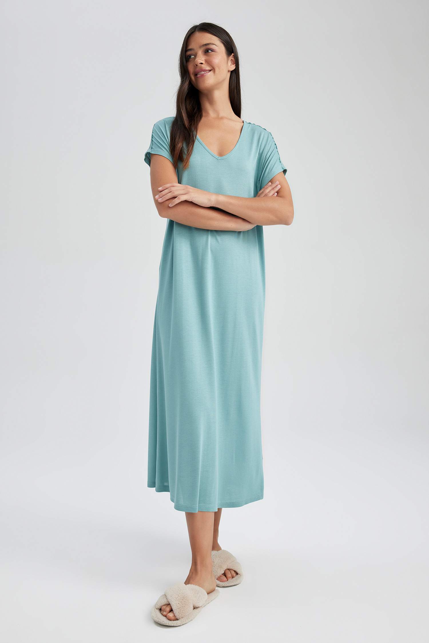 Платье с V-образным вырезом, коллекция Fall in Love