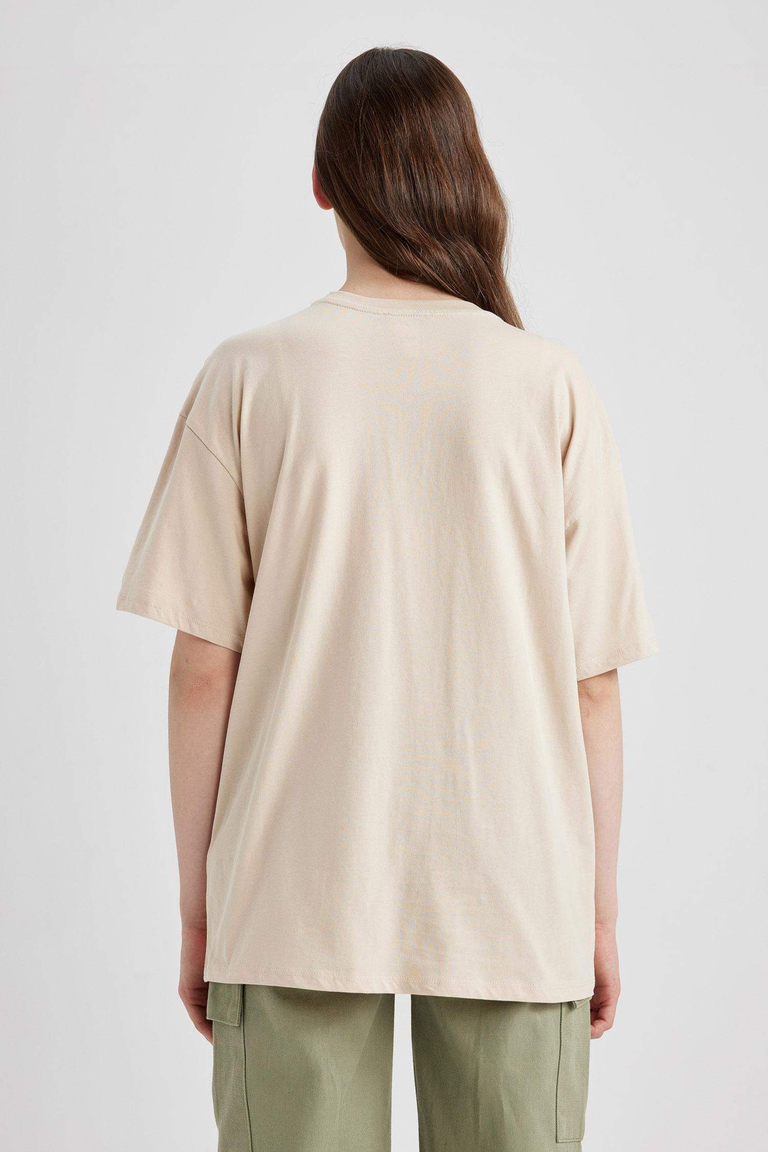 Beige WOMAN Coool Tupac Oversize Fit Short Sleeve T-Shirt 2771975 | DeFacto