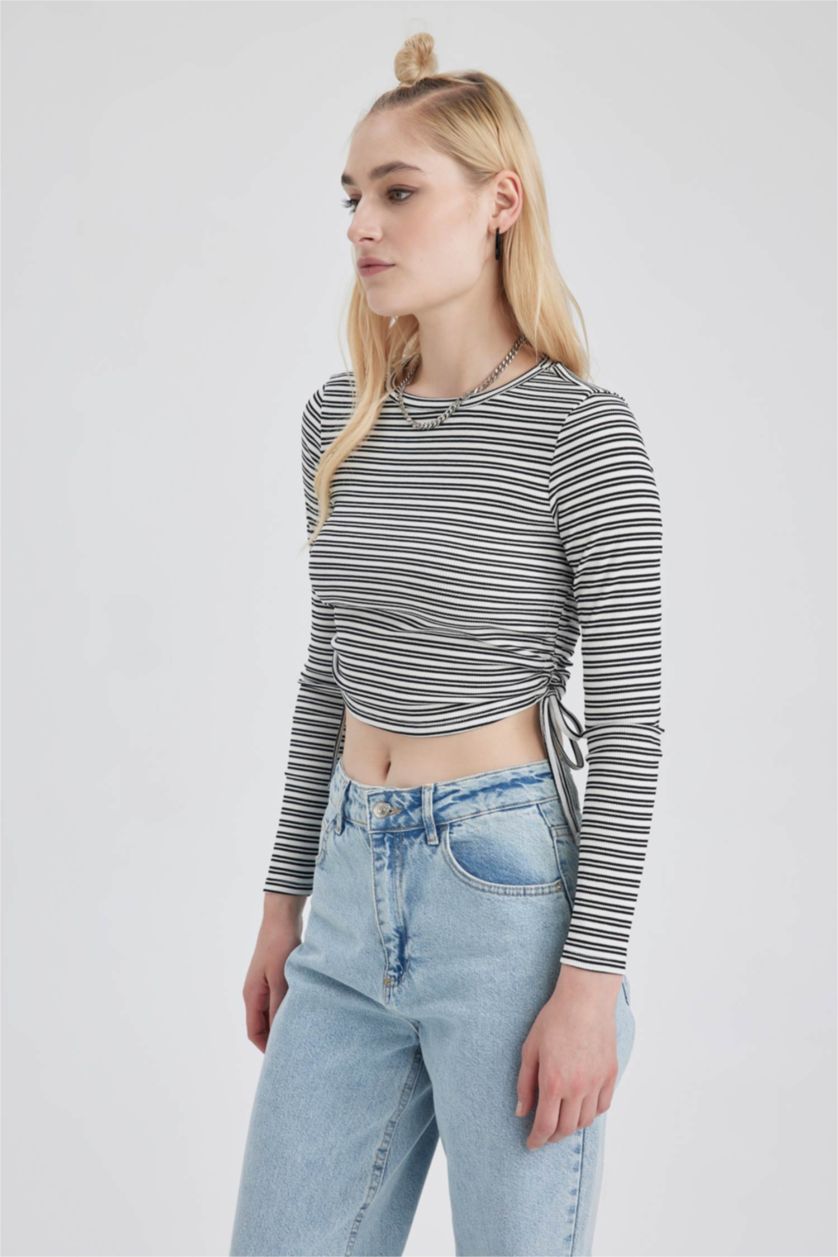 Женщины Белый Кофта в полоску с круглым вырезом