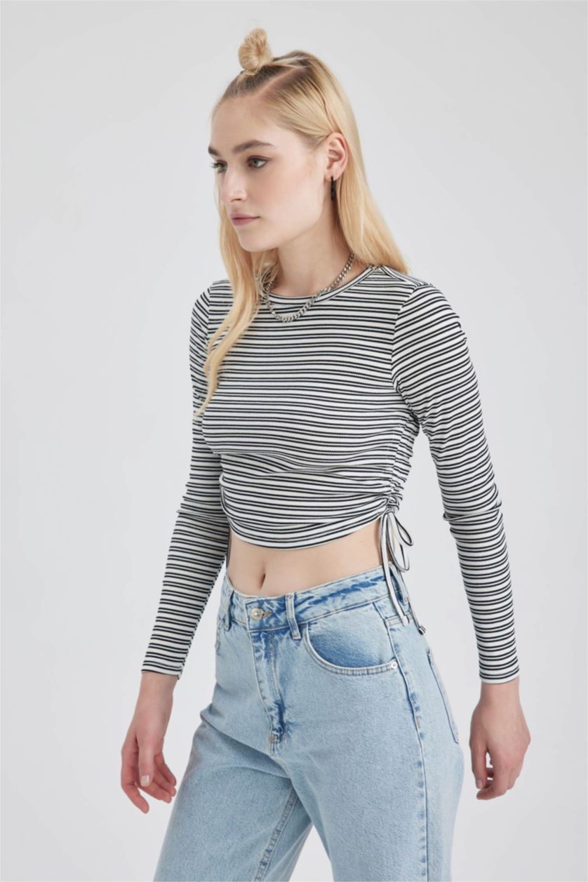 Женщины Белый Кофта в полоску с круглым вырезом