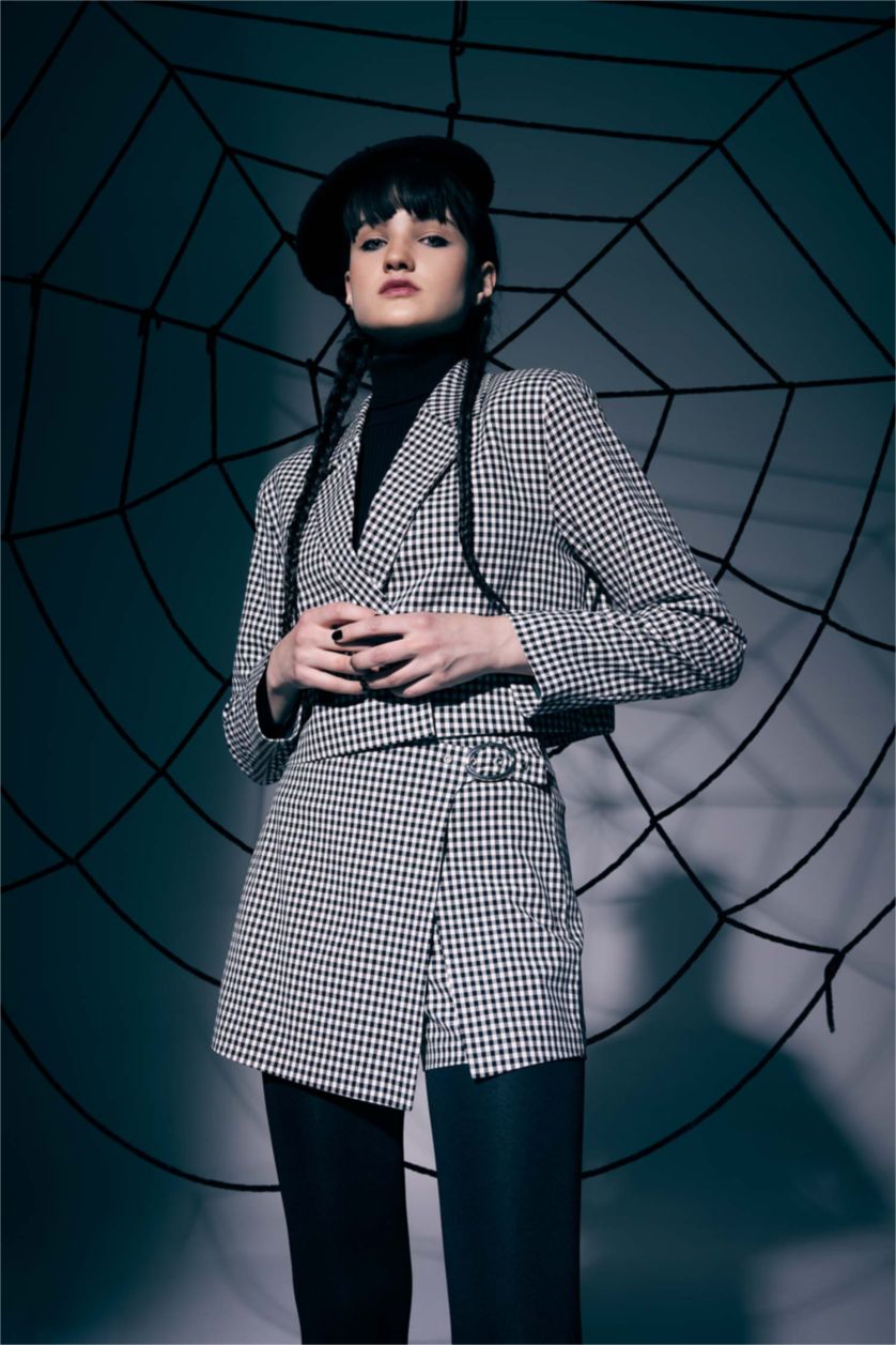 حريمي أسود شورت قصة عادية