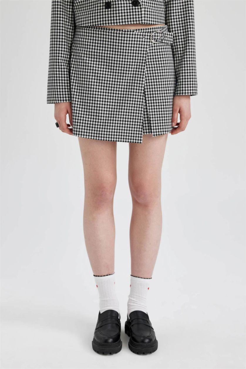 حريمي أسود شورت قصة عادية