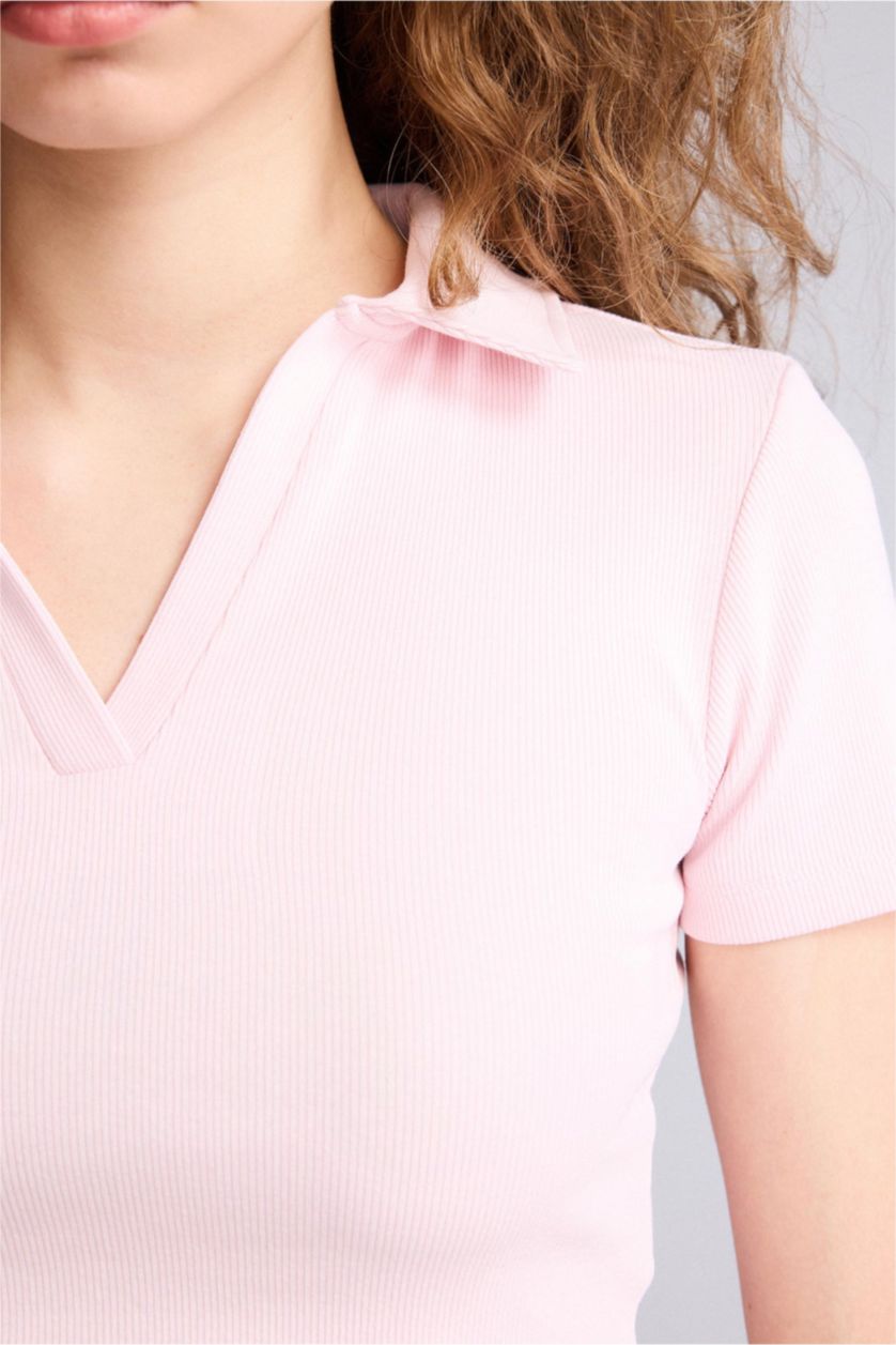 Женщины Светло-розовый Футболка кашкорсе Fitted в рубчик с воротником поло и коротким рукавом