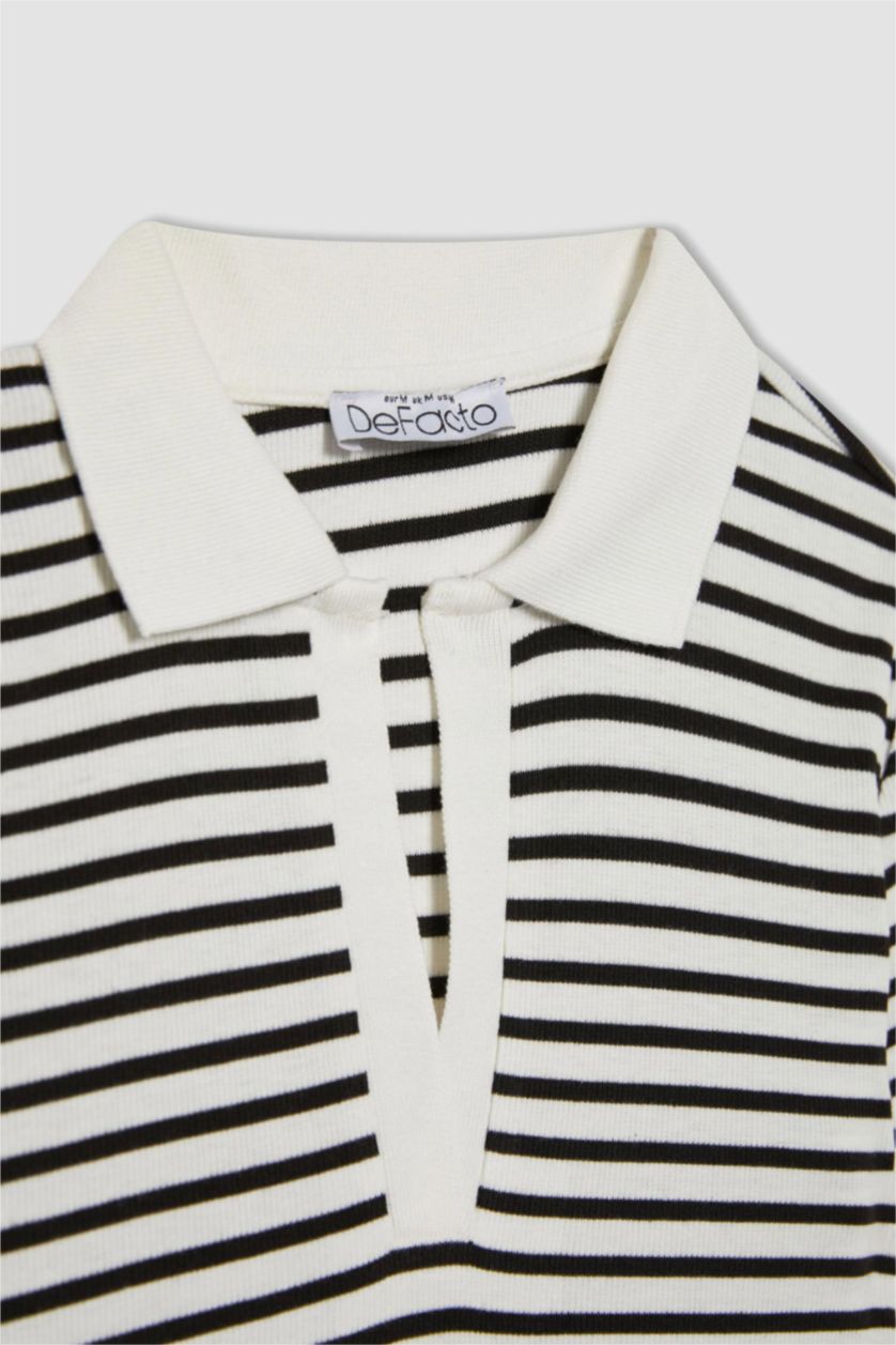 حريمي اوف وايت تي شيرت بولو مخطط نص كم