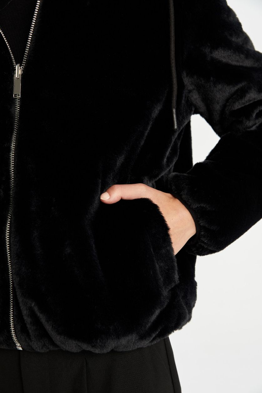 Kadın Siyah Su İtici Şişme Mont Kapüşonlu Çift Taraflı Fermuarlı Cepli Pelüş