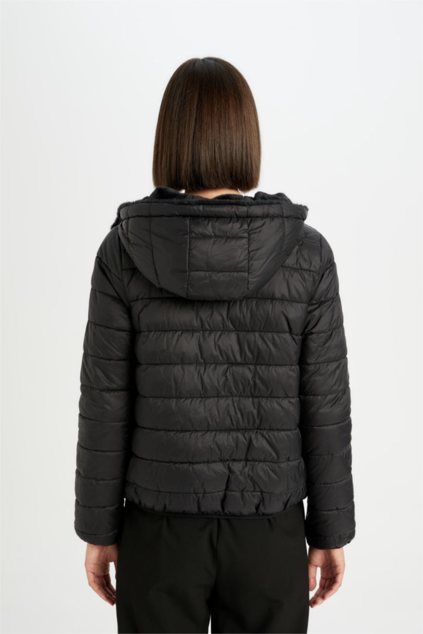 Kadın Siyah Su İtici Şişme Mont Kapüşonlu Çift Taraflı Fermuarlı Cepli Pelüş